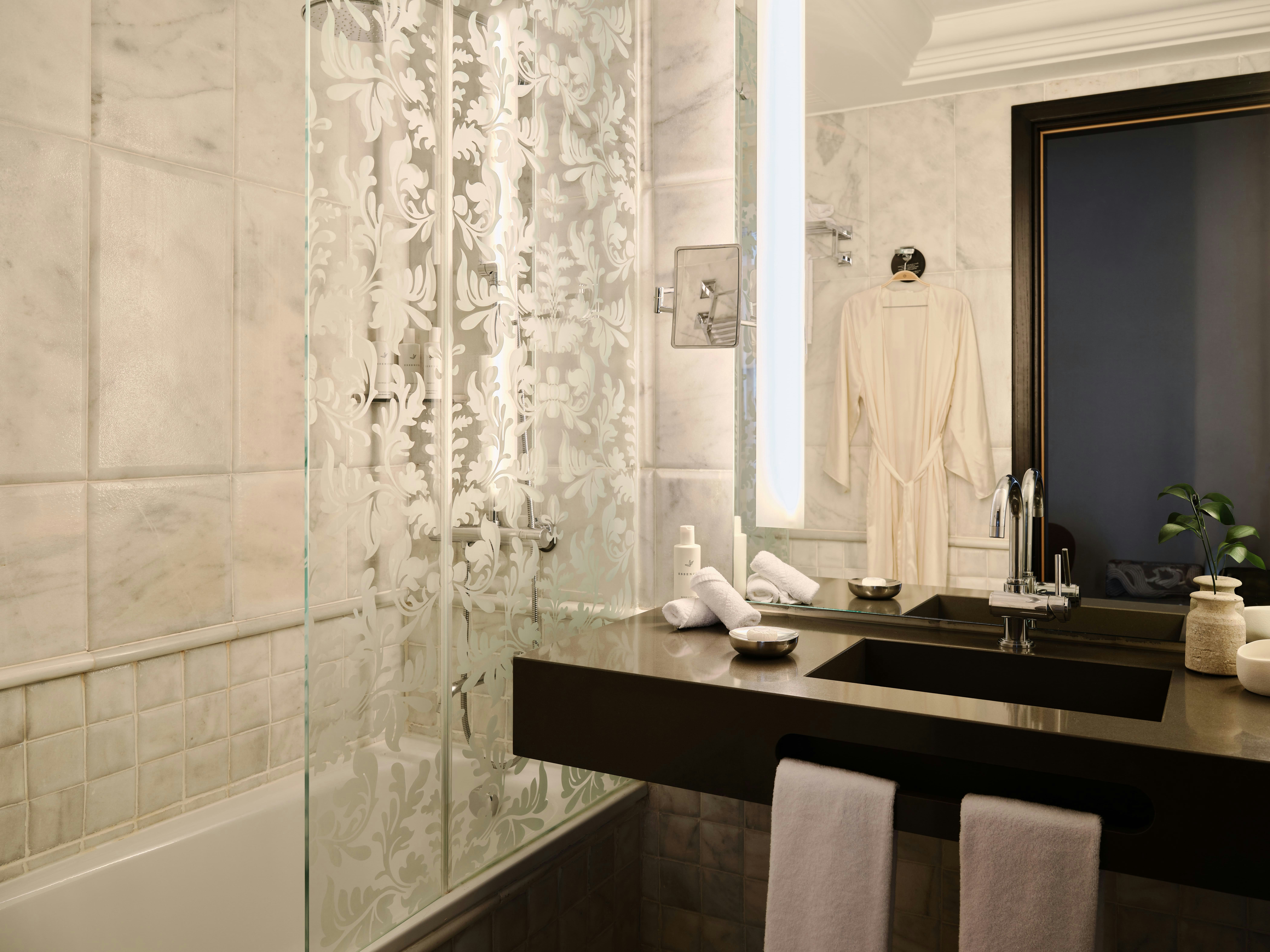 Unico King Exterior - Bathroom