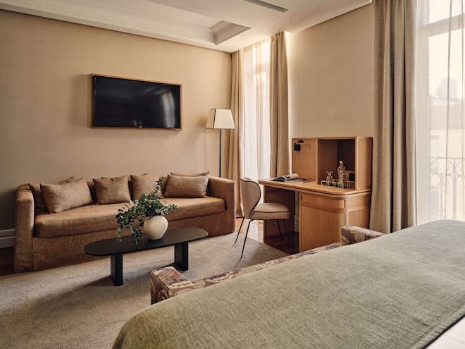 Deluxe King Garden - Bedroom