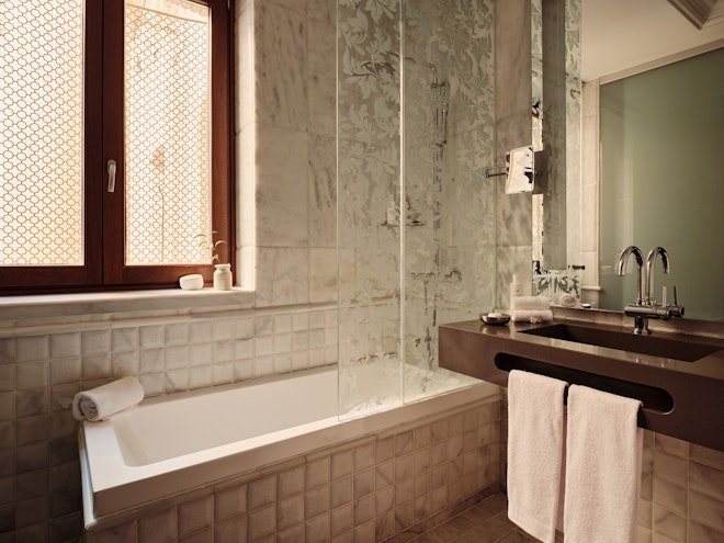 Unico King Room - Bathroom
