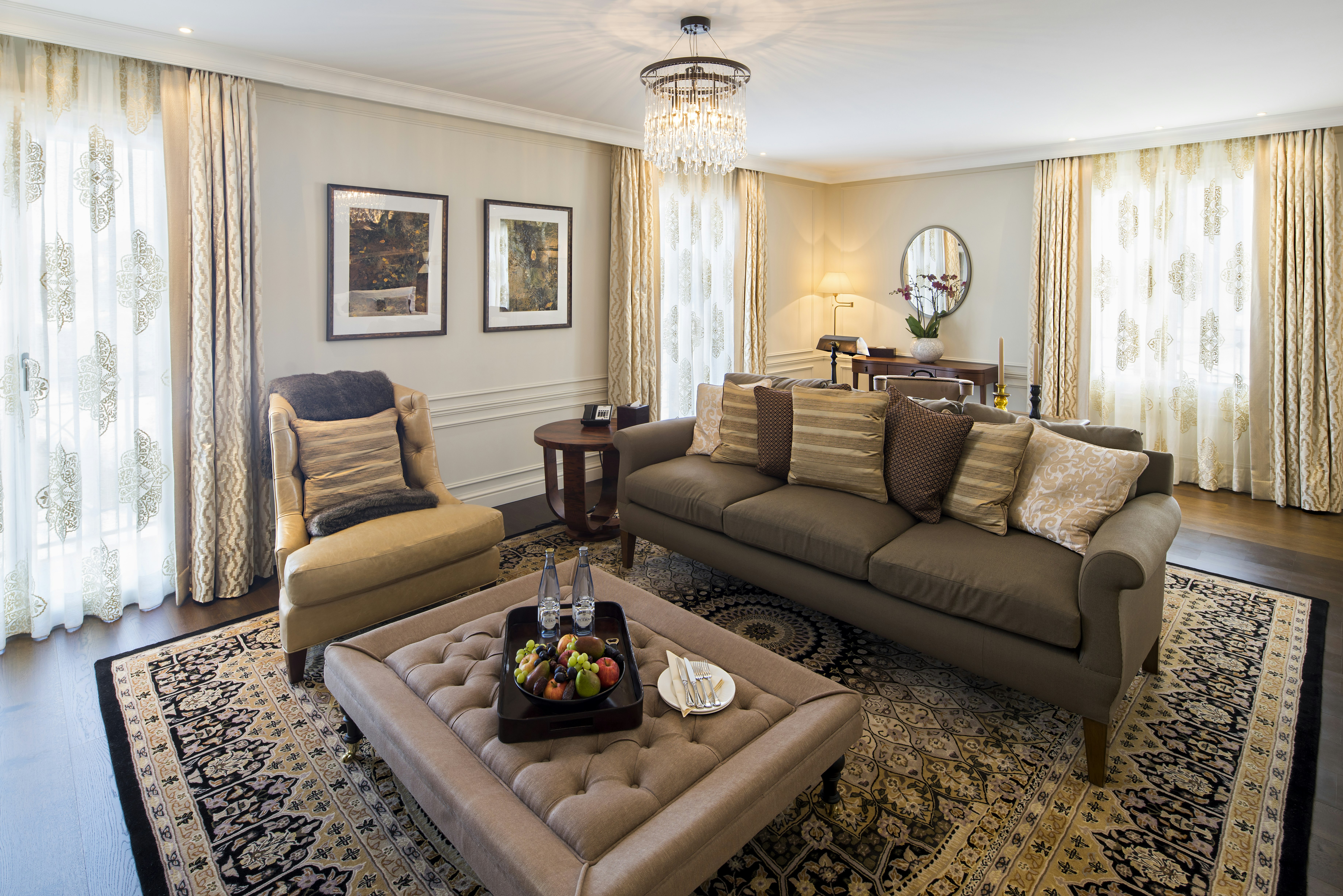 Master Suite Lake View with Balcony - Salon