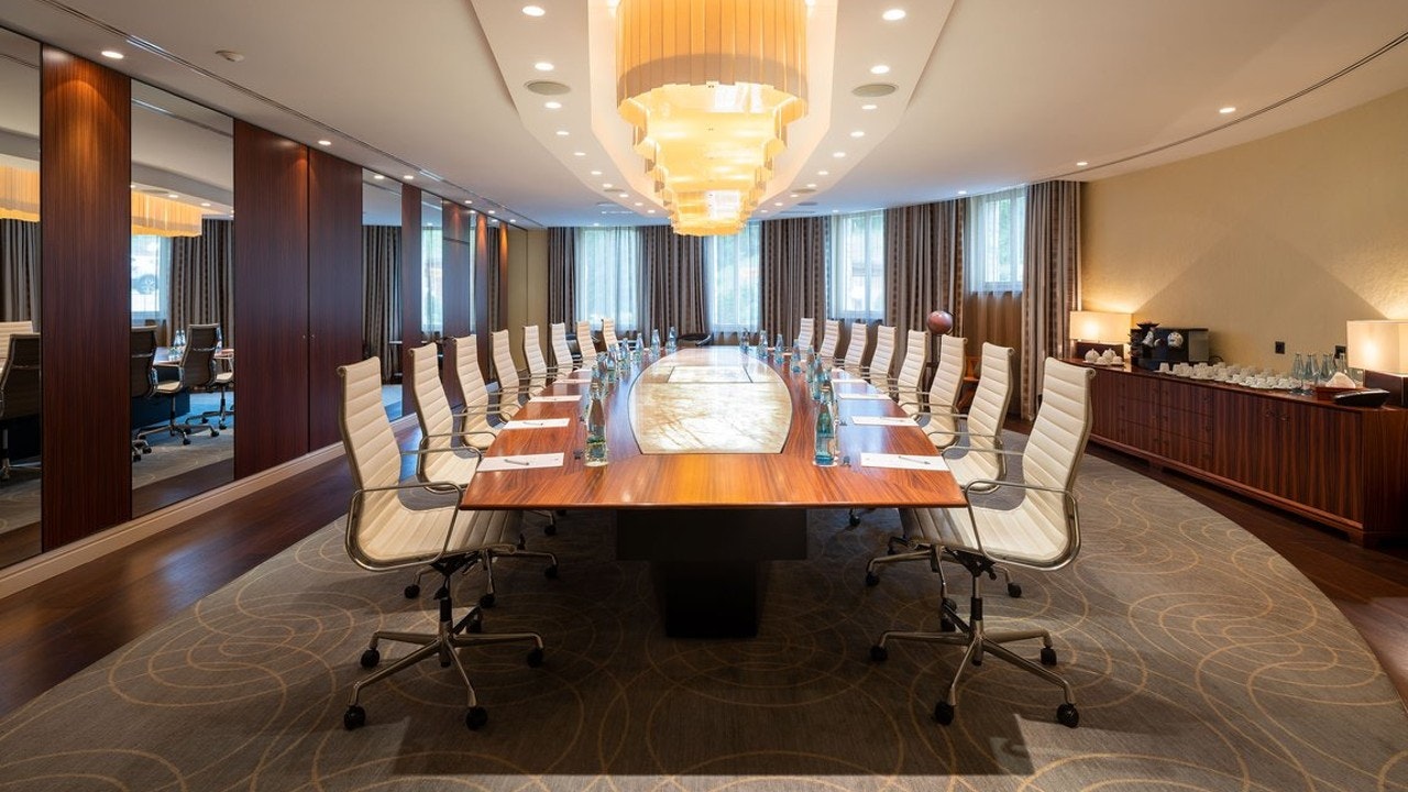 Conference & Seminar Room