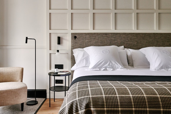 Contemporary Deluxe Room