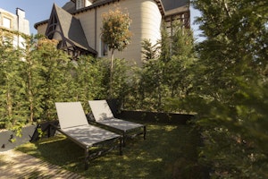Garden Privilege Room