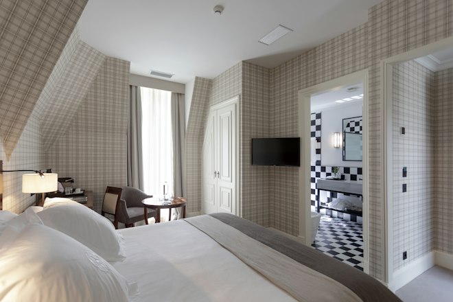 Deluxe Room - Bedroom