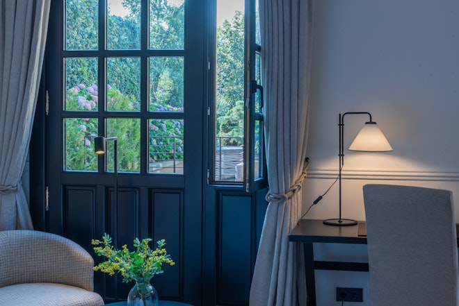 Garden Privilege Room