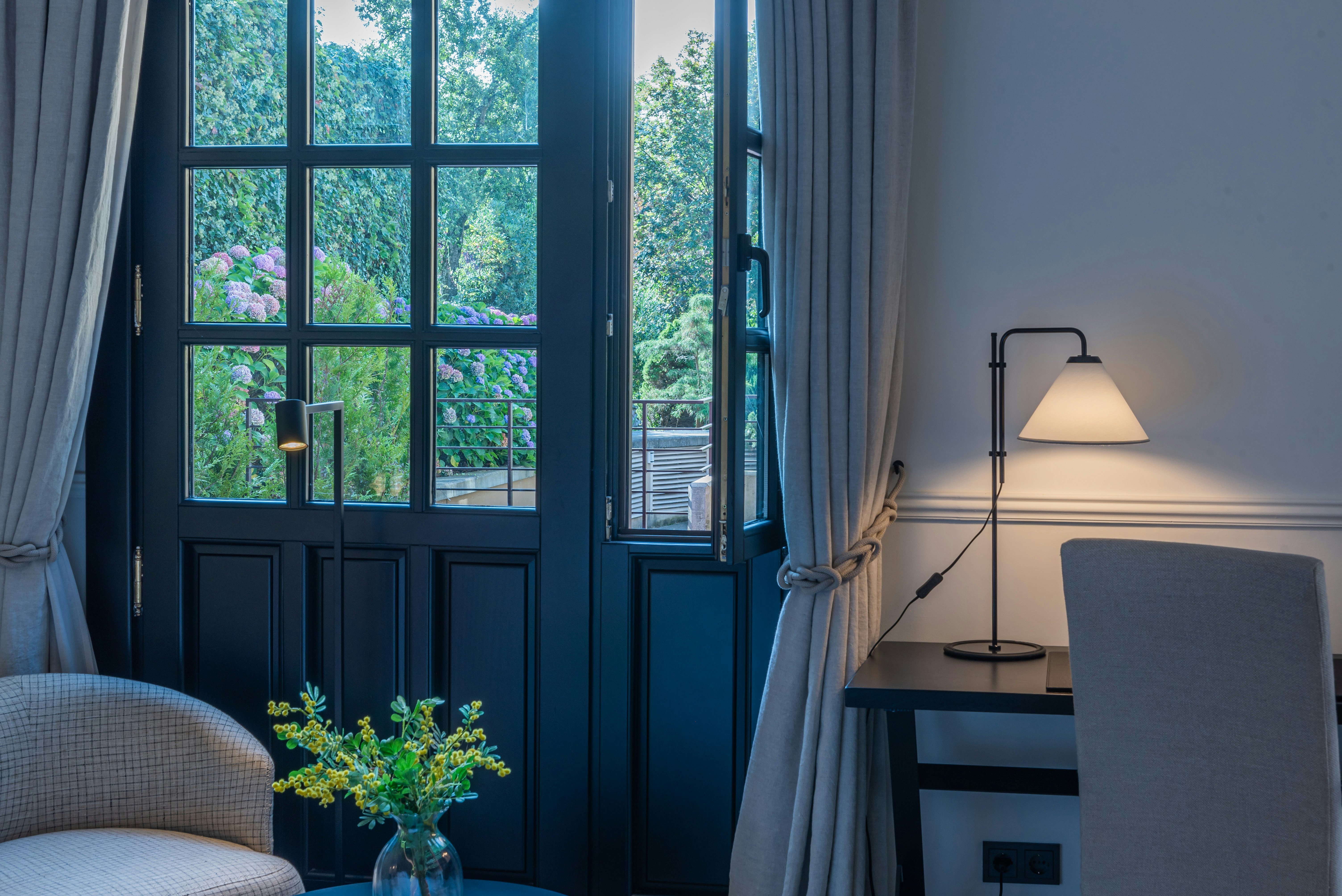 Garden Privilege Room