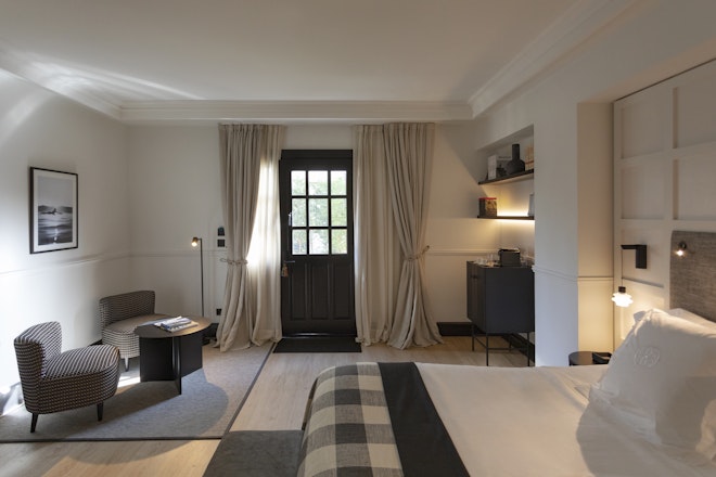 Garden Privilege Room
