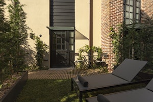 Garden Privilege Room