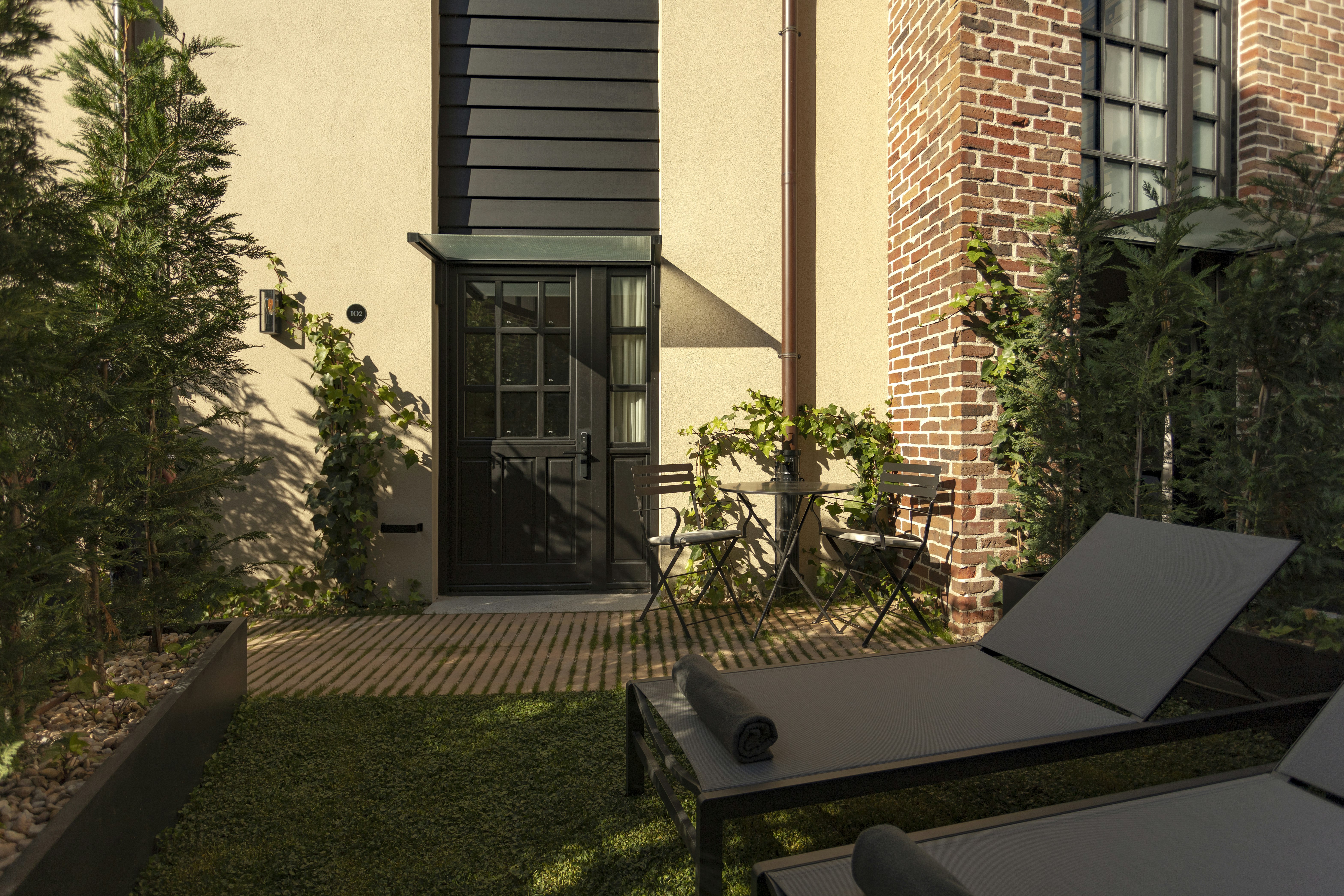 Garden Privilege Room