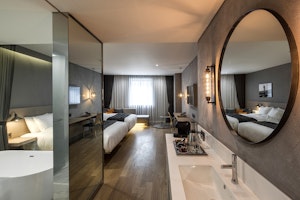 Family Twin Queen - Room Details