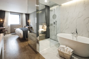 Deluxe King - Bedroom