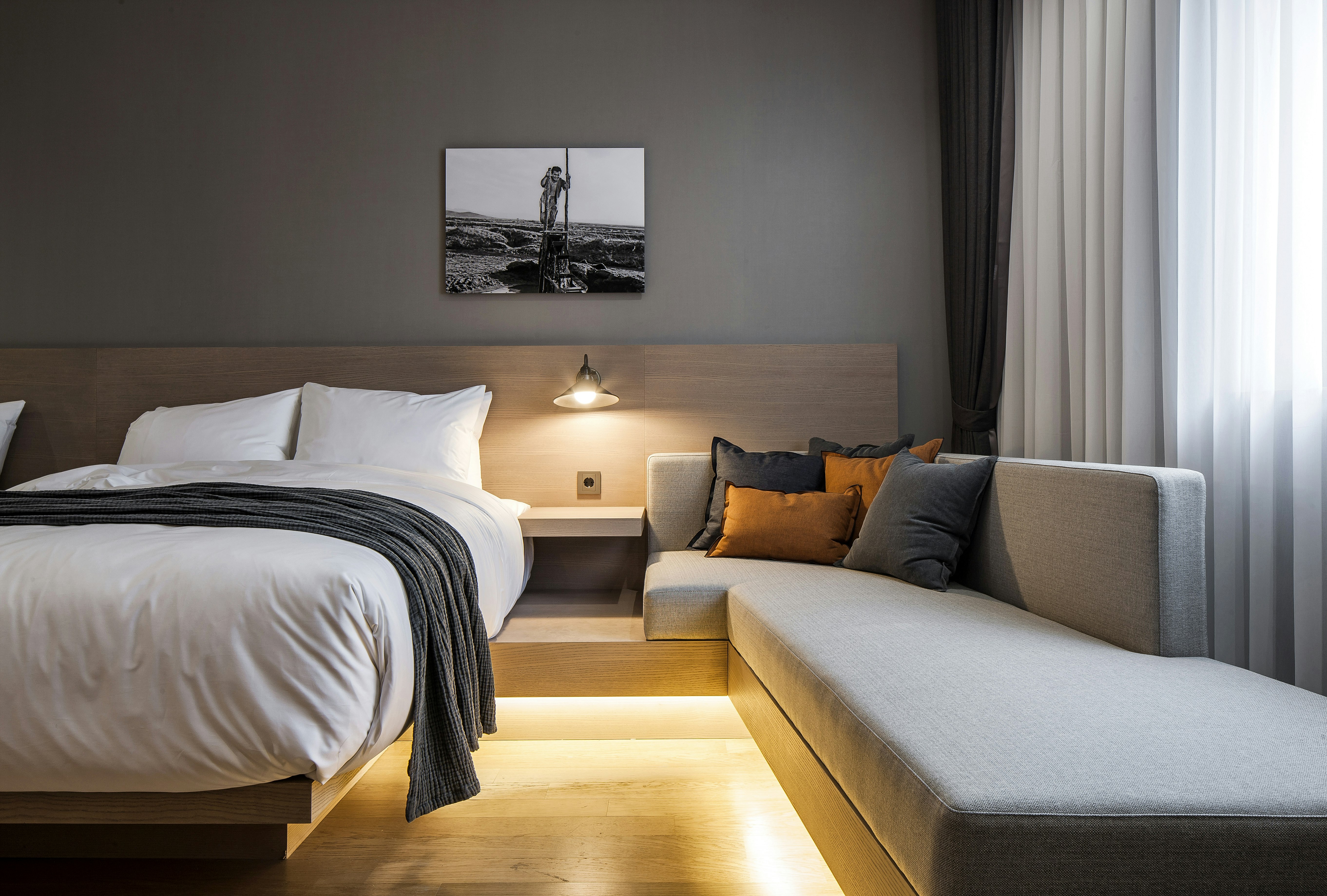 Family Twin Queen - Bedroom