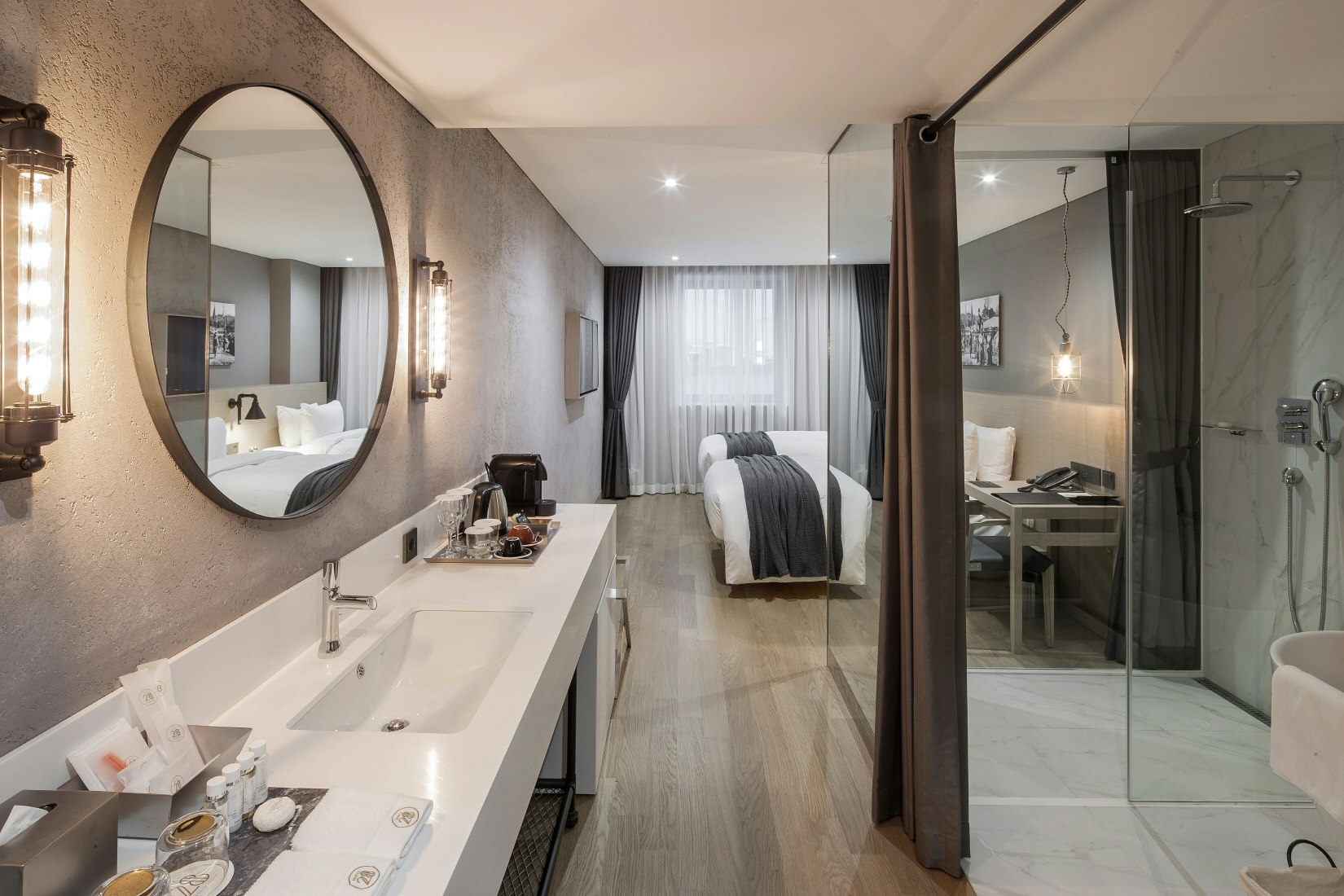 Deluxe Twin - Bathroom