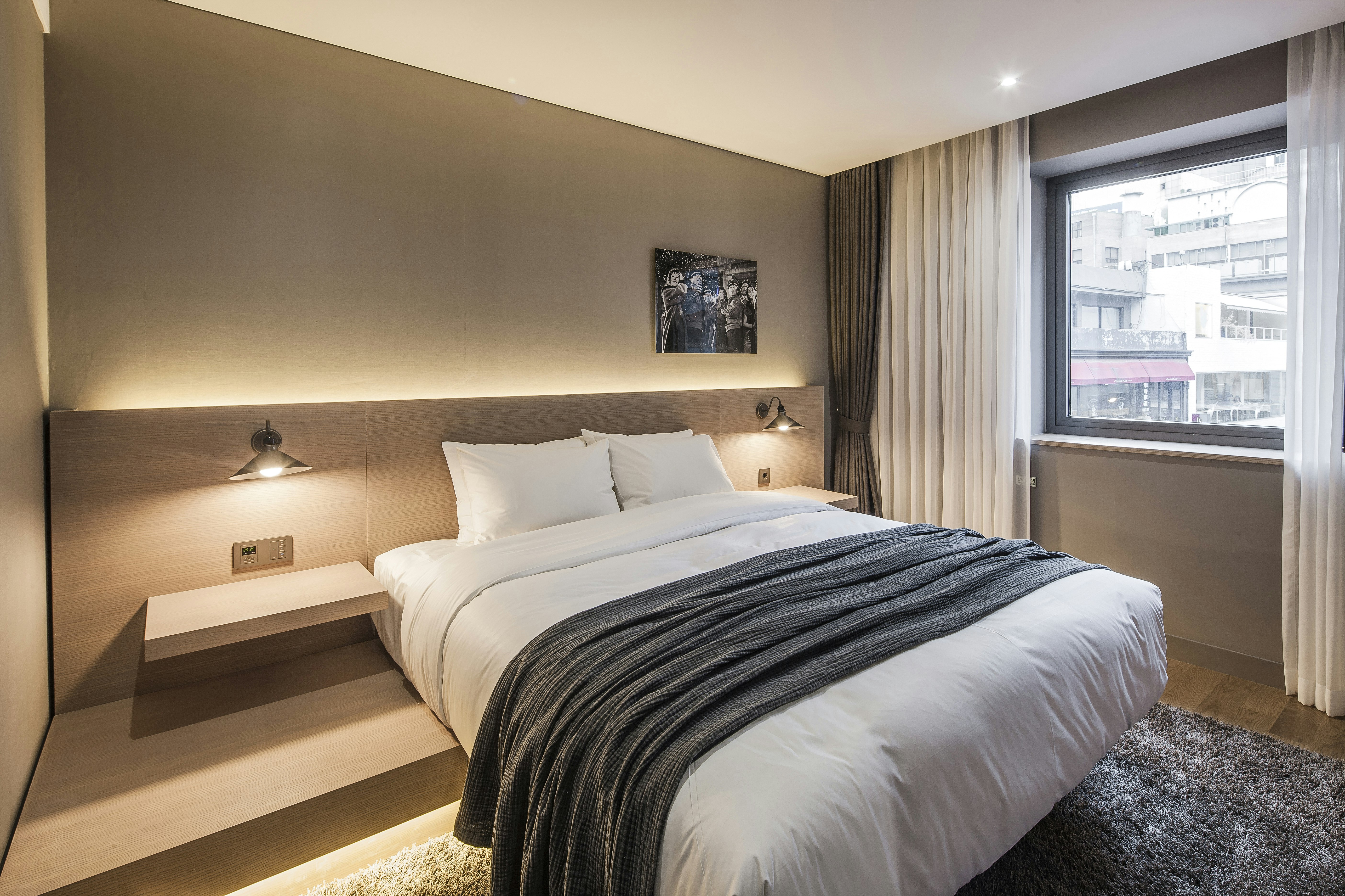 Corner Suite - Bedroom