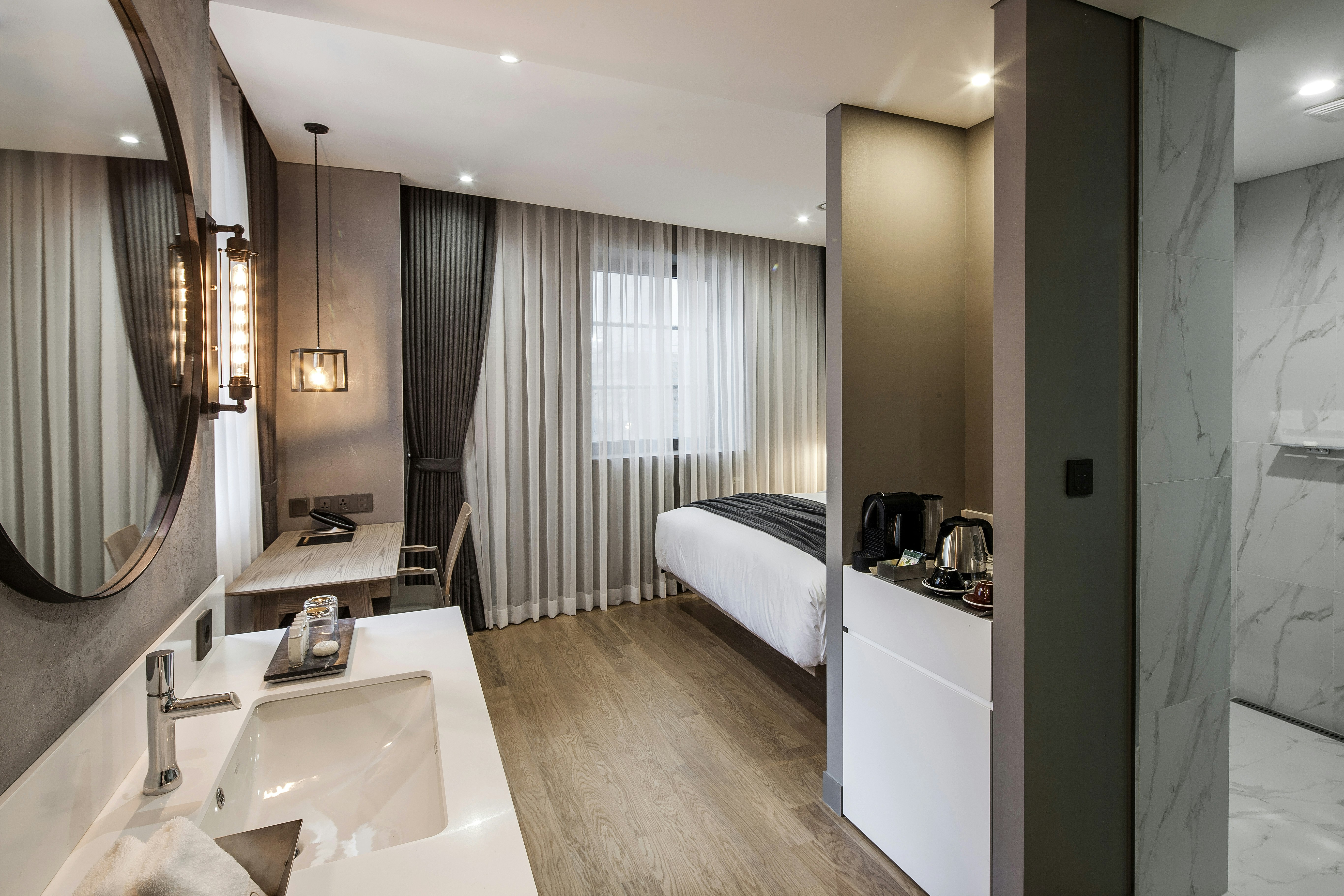 Semi Deluxe King - Bathroom