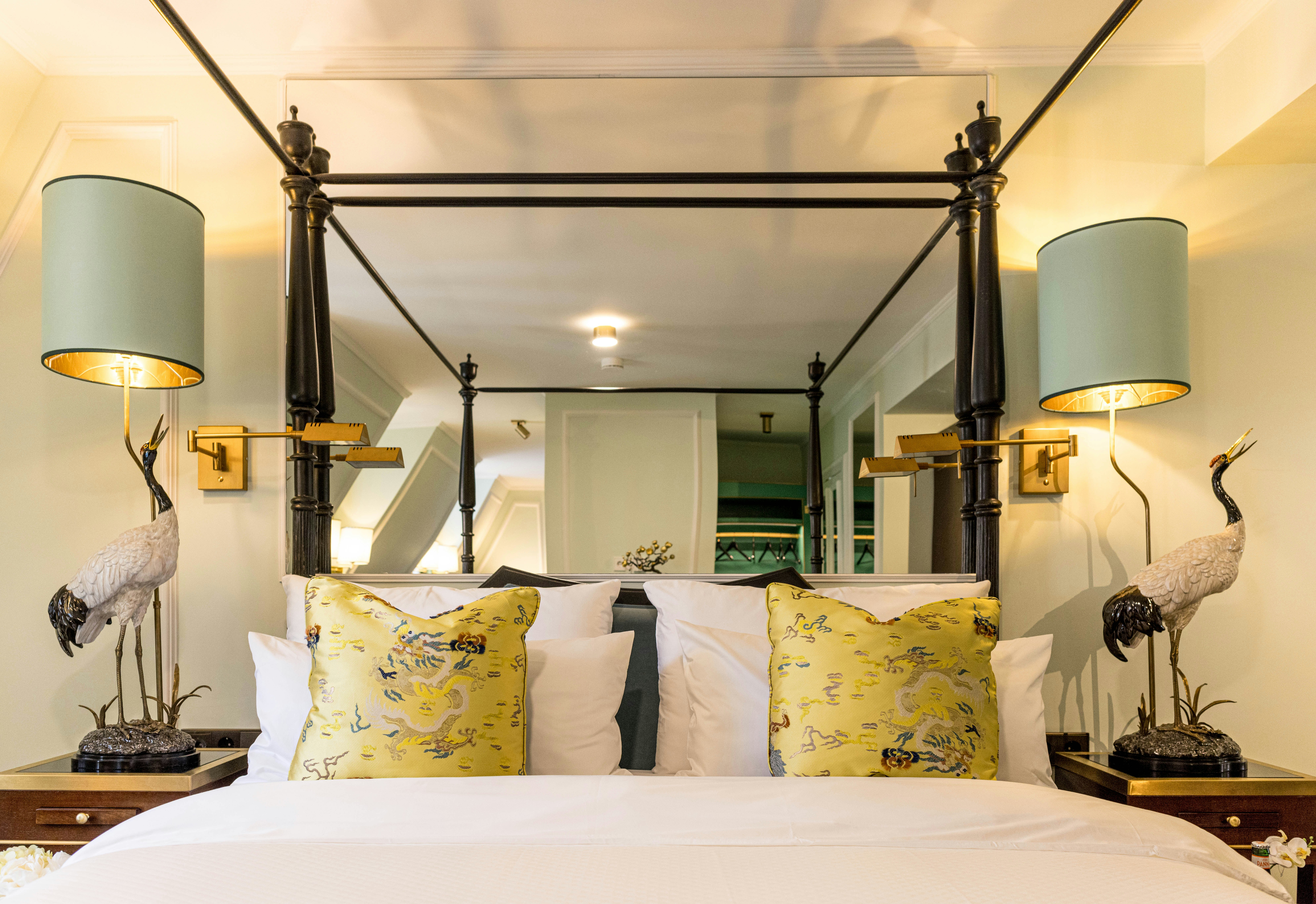 Signature Suite (Emerald Canopy) - Bedroom