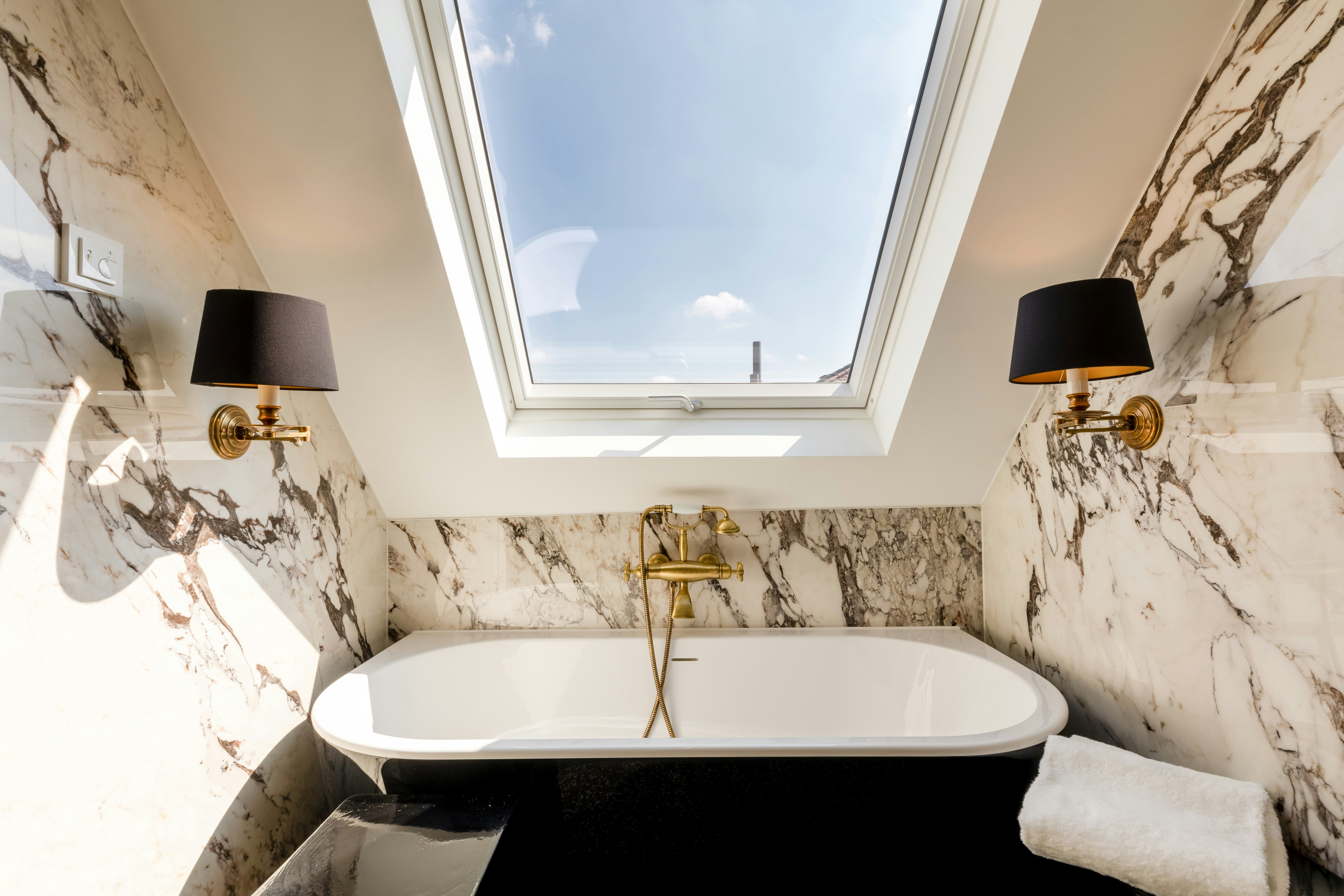Signature Suite (The Artist Atelier) - Bathroom