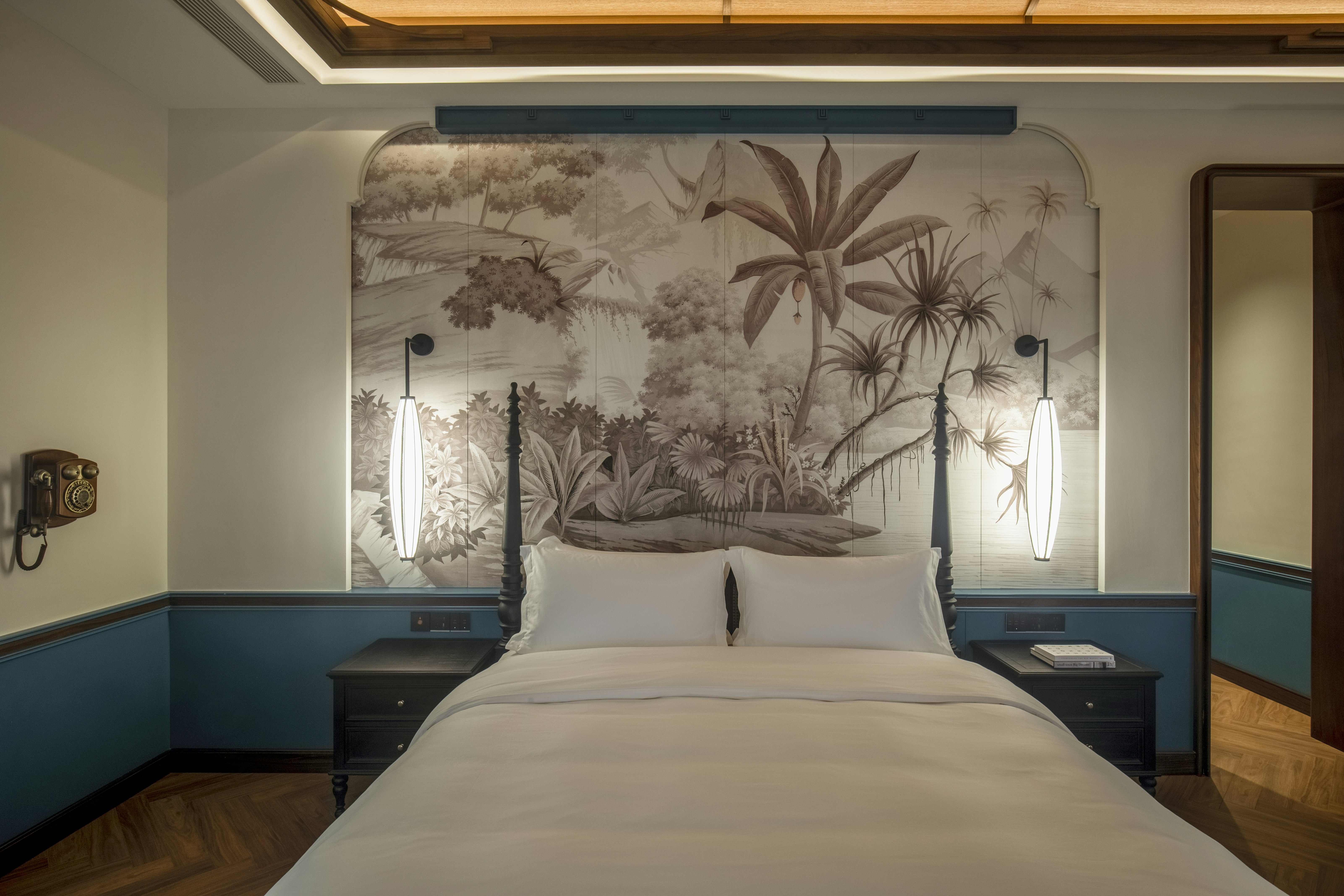 Deluxe King Room - Bedroom