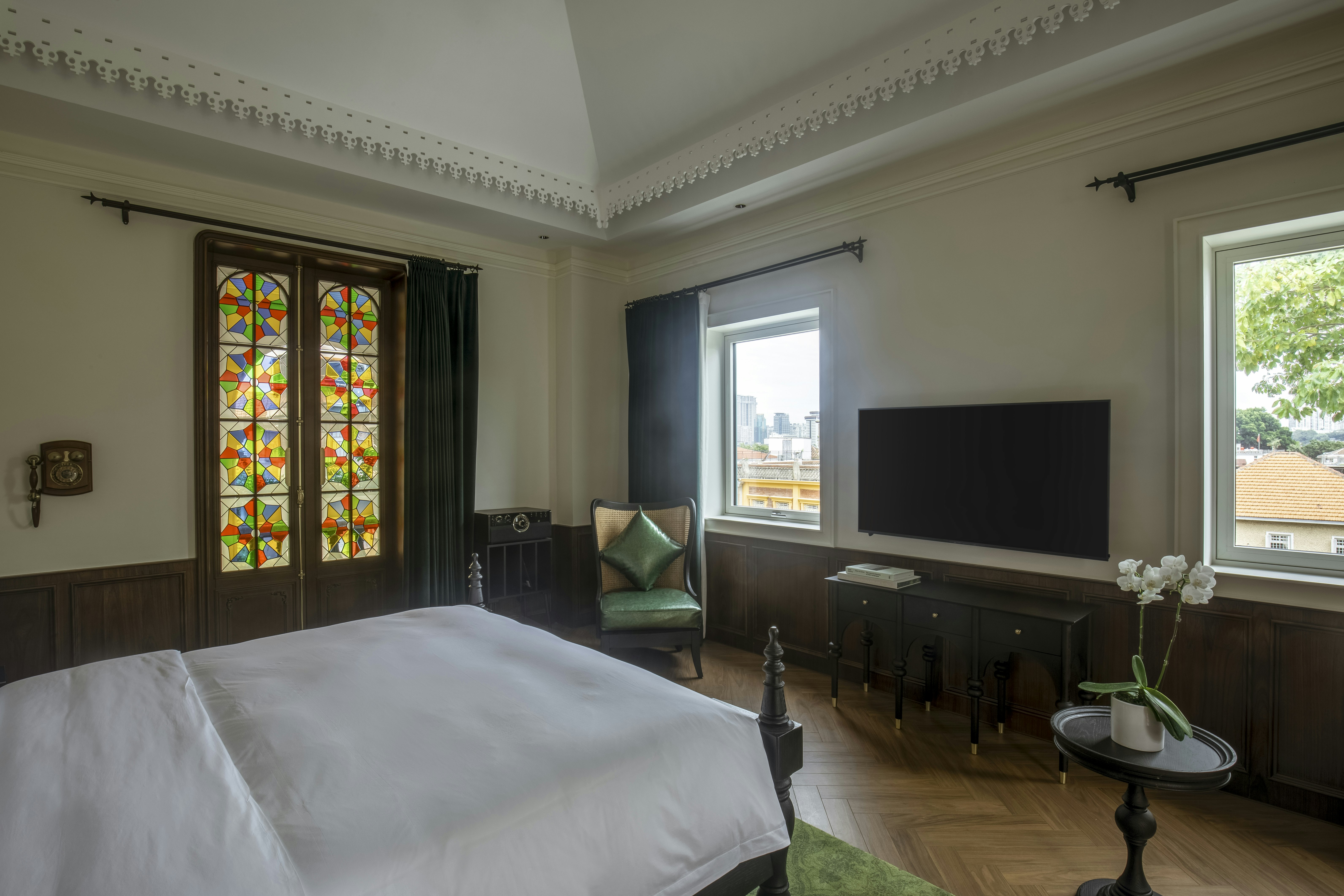 Deluxe View King Room - Bedroom