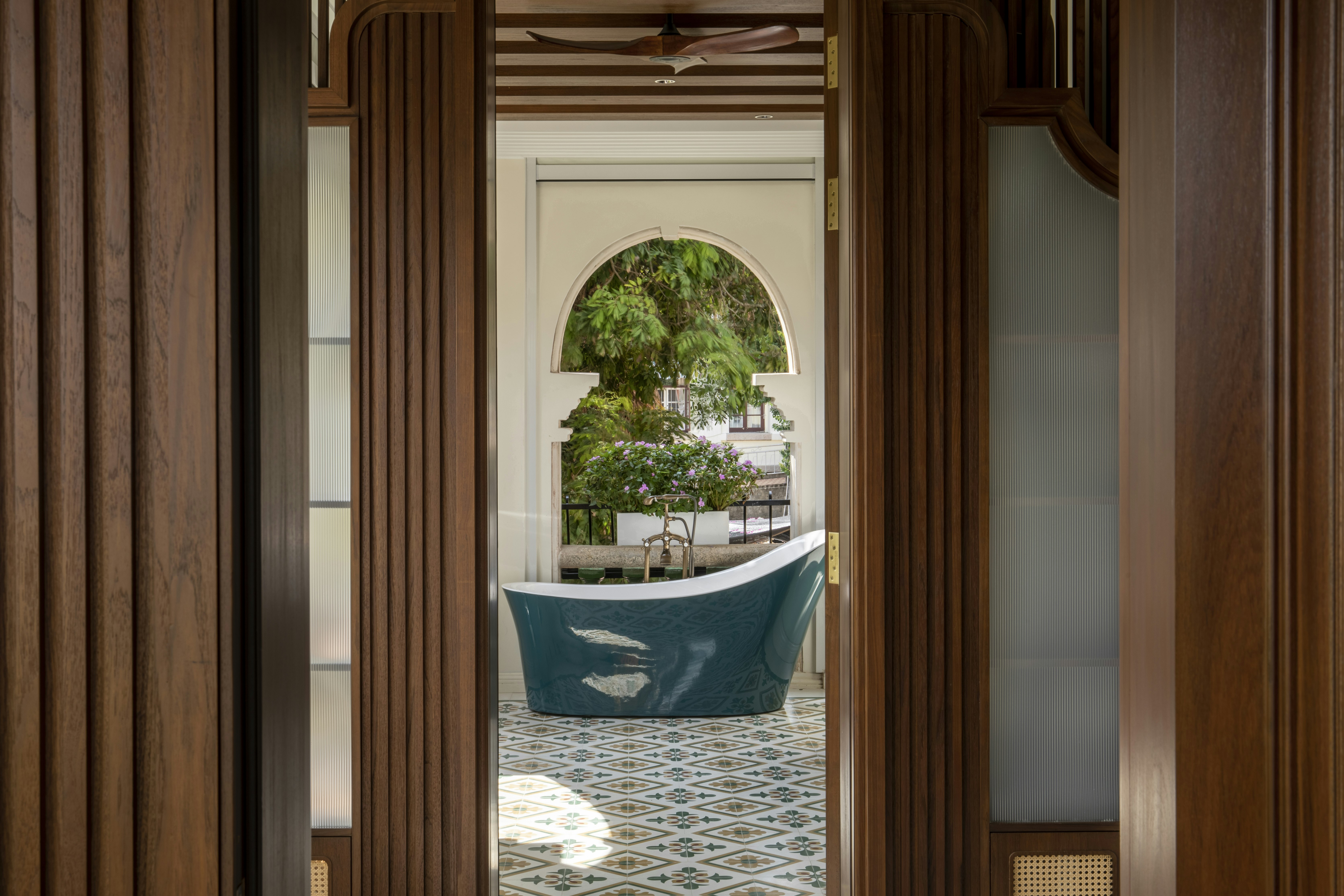 Huang Yan Suite - Bathtub