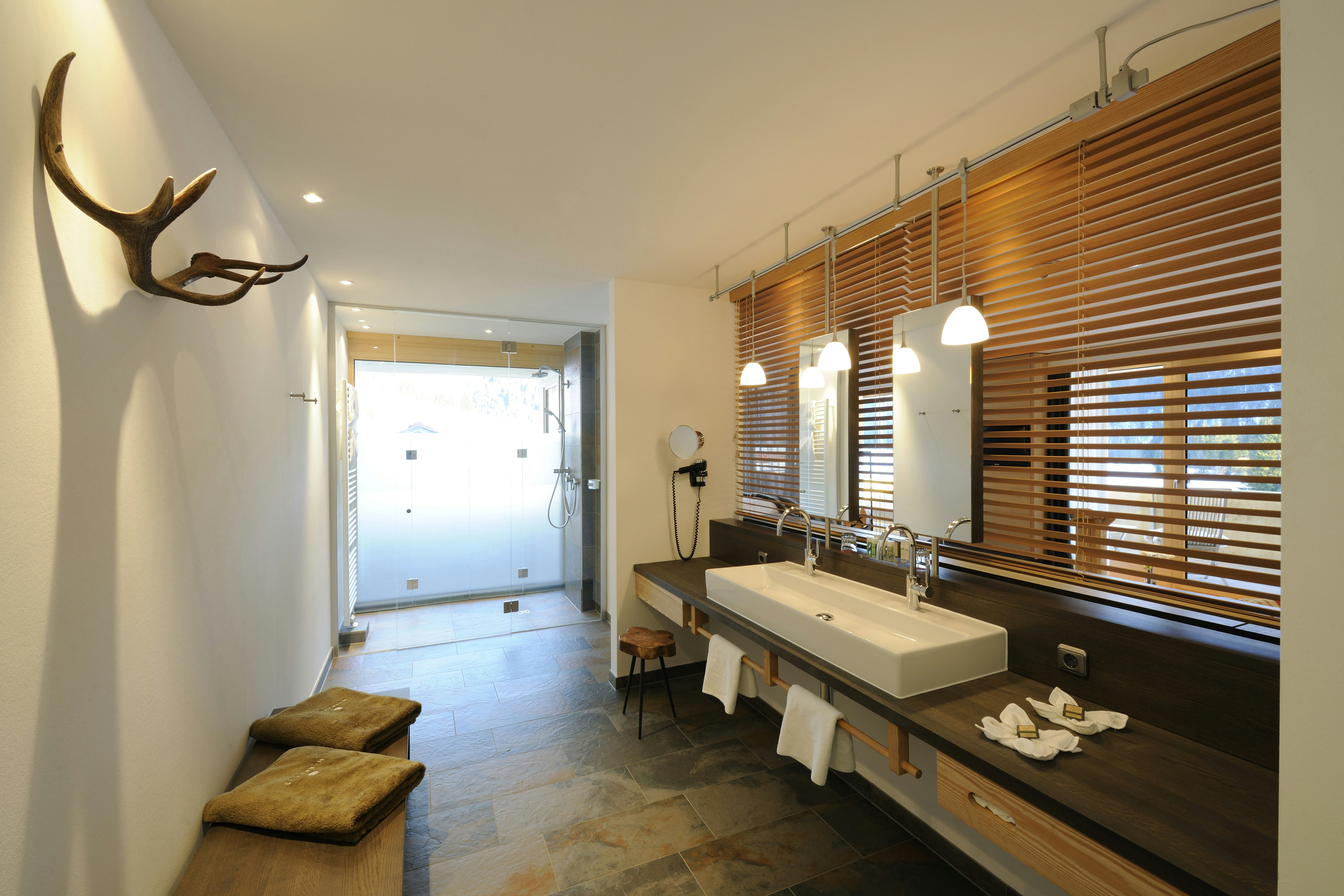 Adlerhorst Suite Tal / Adlerhorst Valley Suite - Bathroom