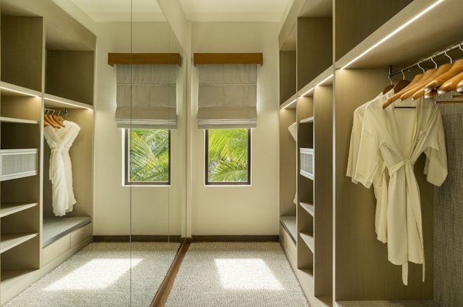 Three Bedroom Beach Pavilion with Pool - Dressing Room