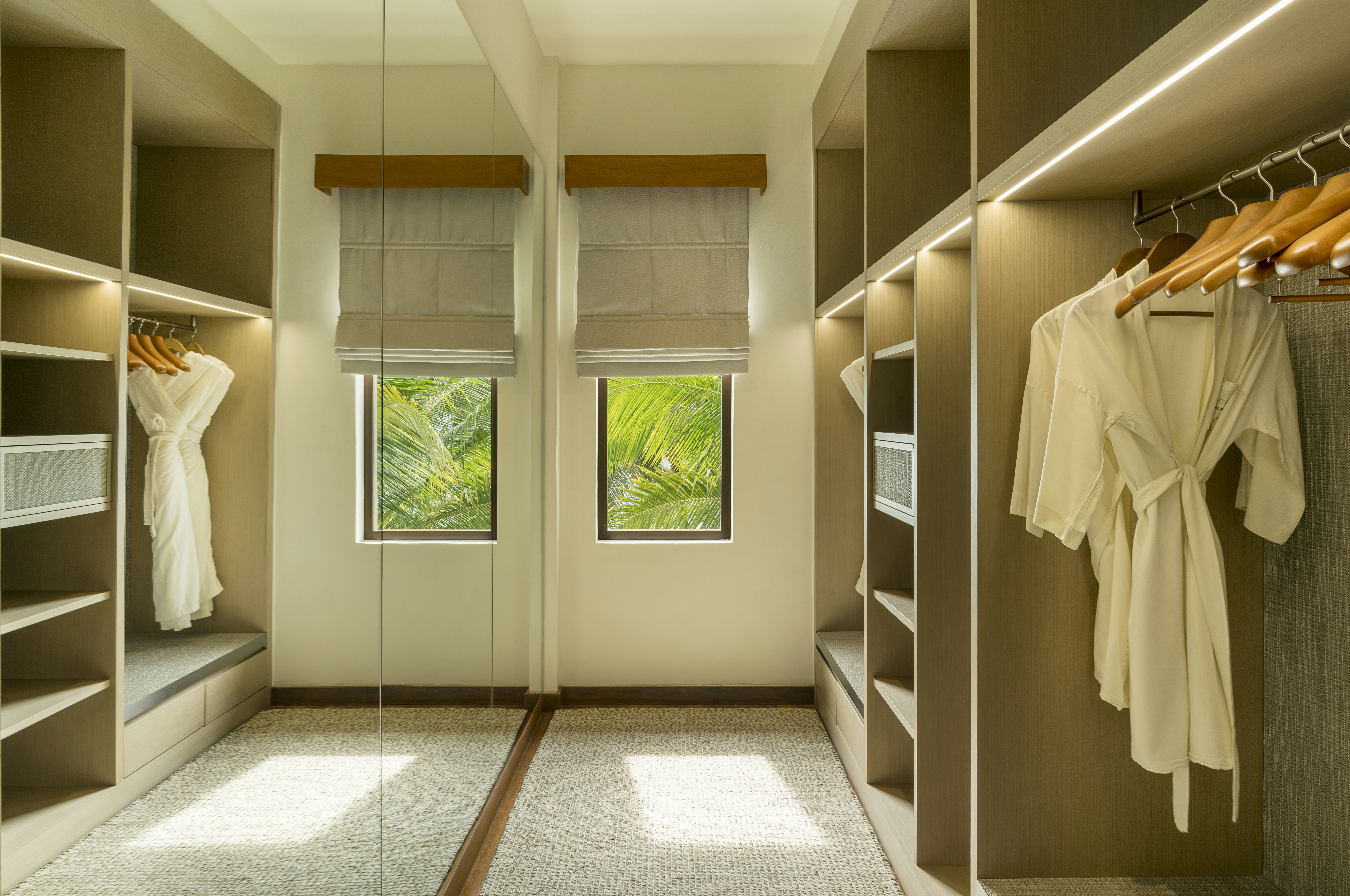 Three Bedroom Beach Pavilion with Pool - Dressing Room