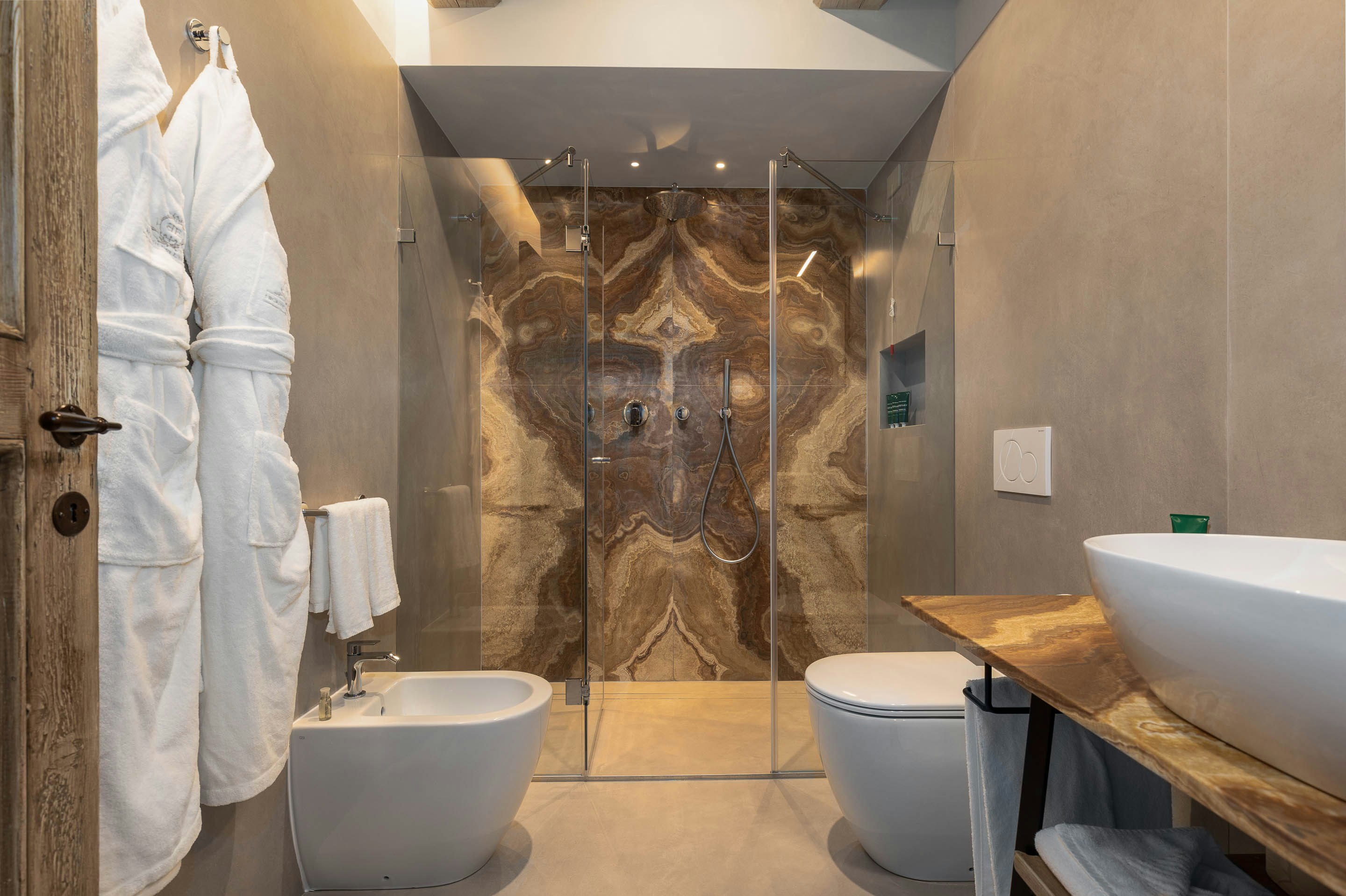 Junior Suite Patio - Bathroom