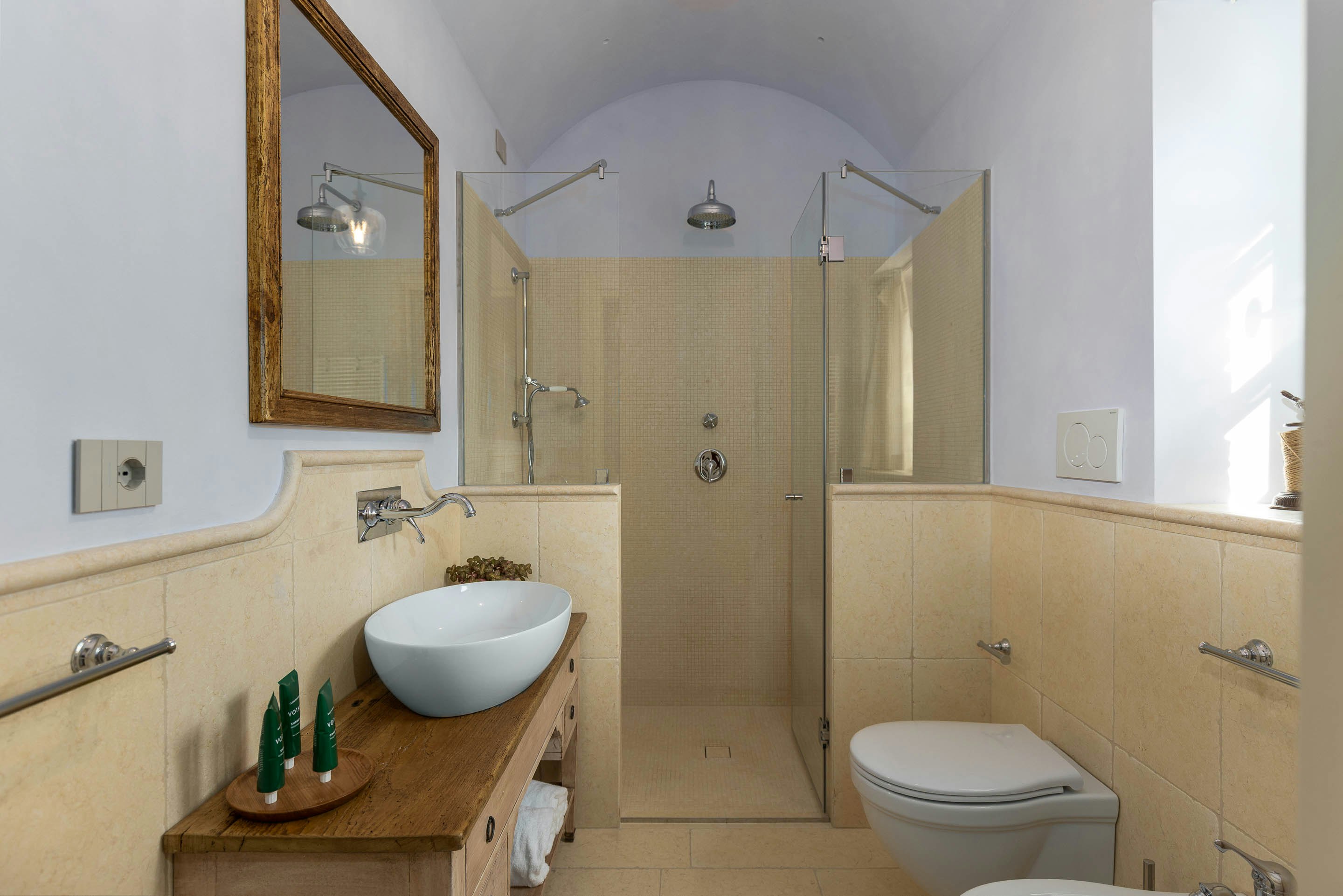 Deluxe Patio - Bathroom