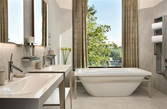 Junior Suite - Bathroom