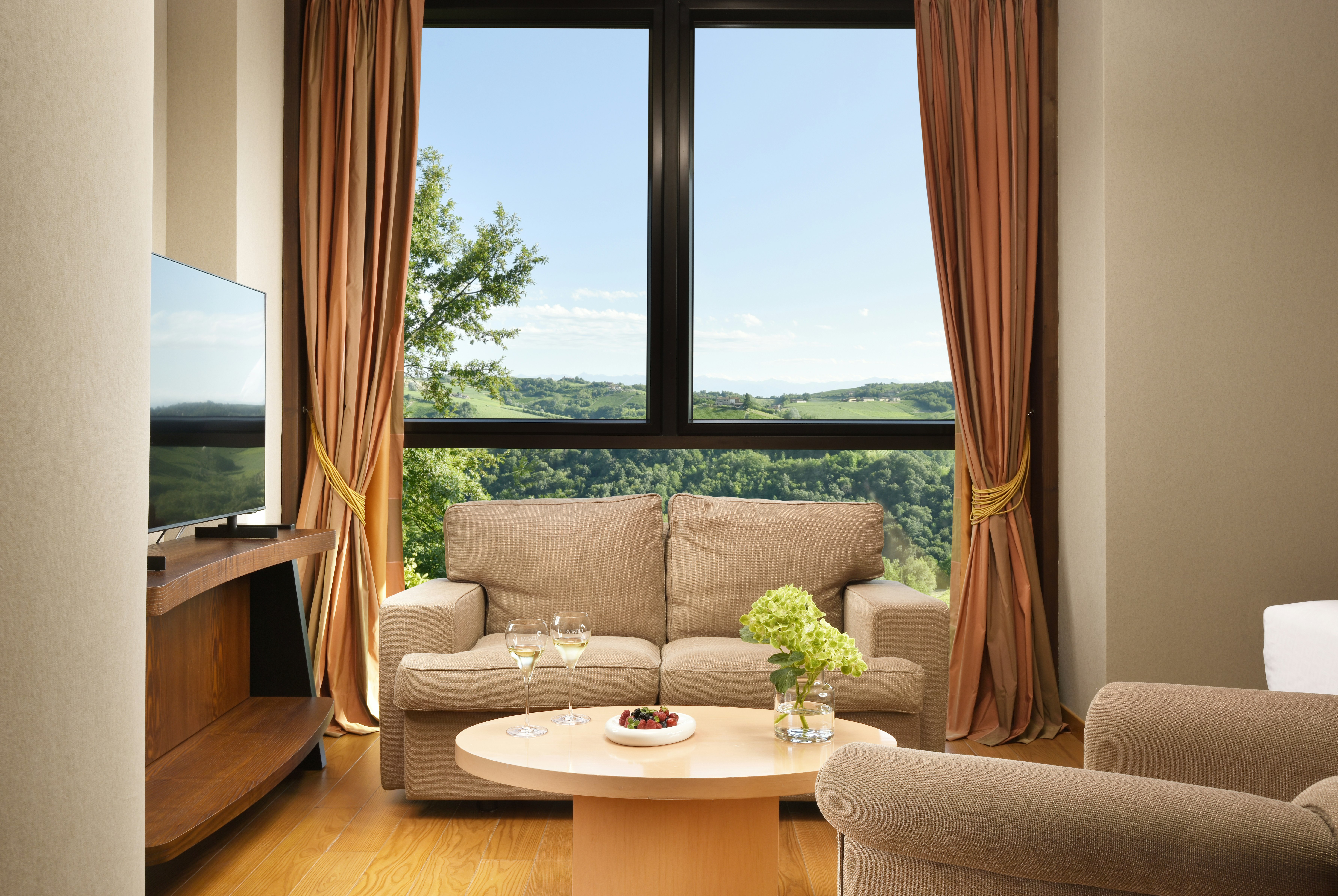 Deluxe Room - Living Area