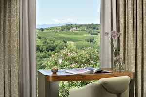 Junior Suite - Desk