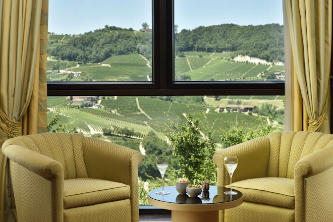 Deluxe Room - Living Area