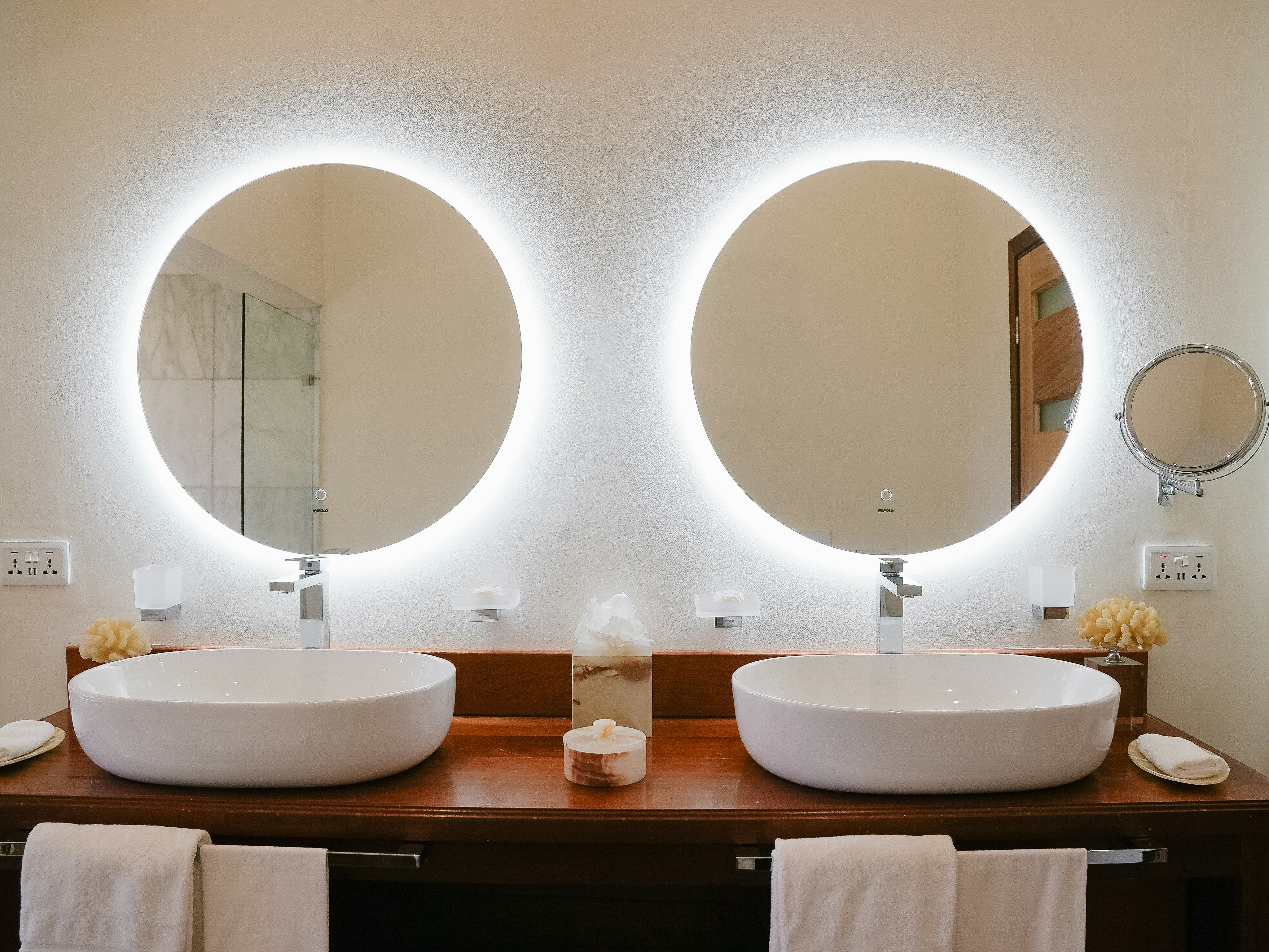 Hillside Pool Suite - Bathroom