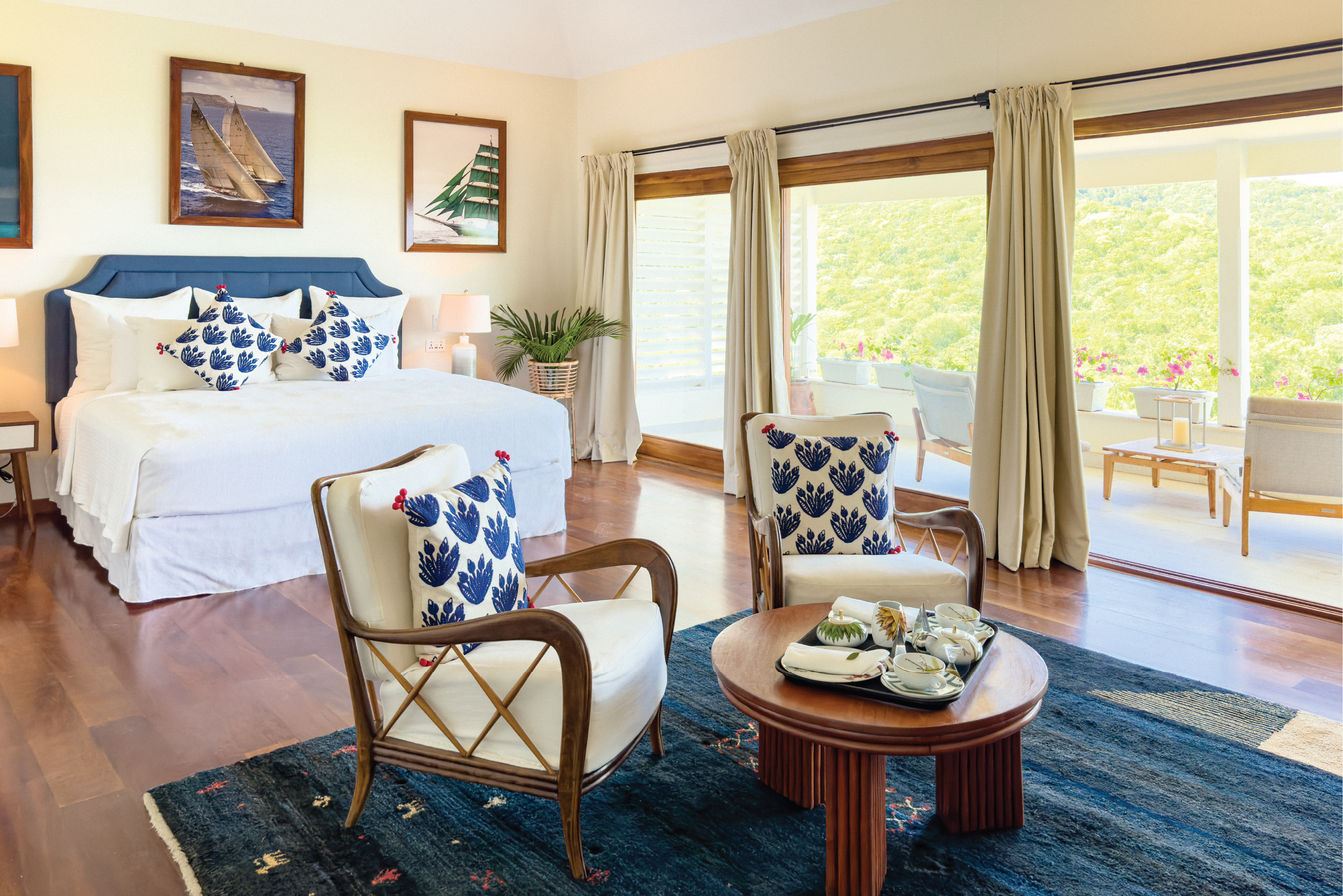 Hillside Pool Suite - Bedroom