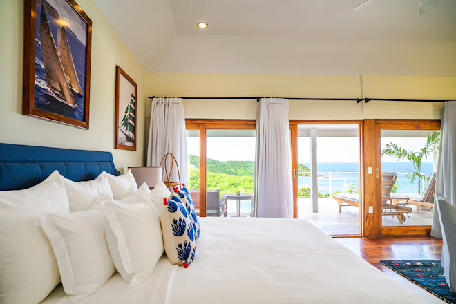 Hillside Pool Suite - Bedroom
