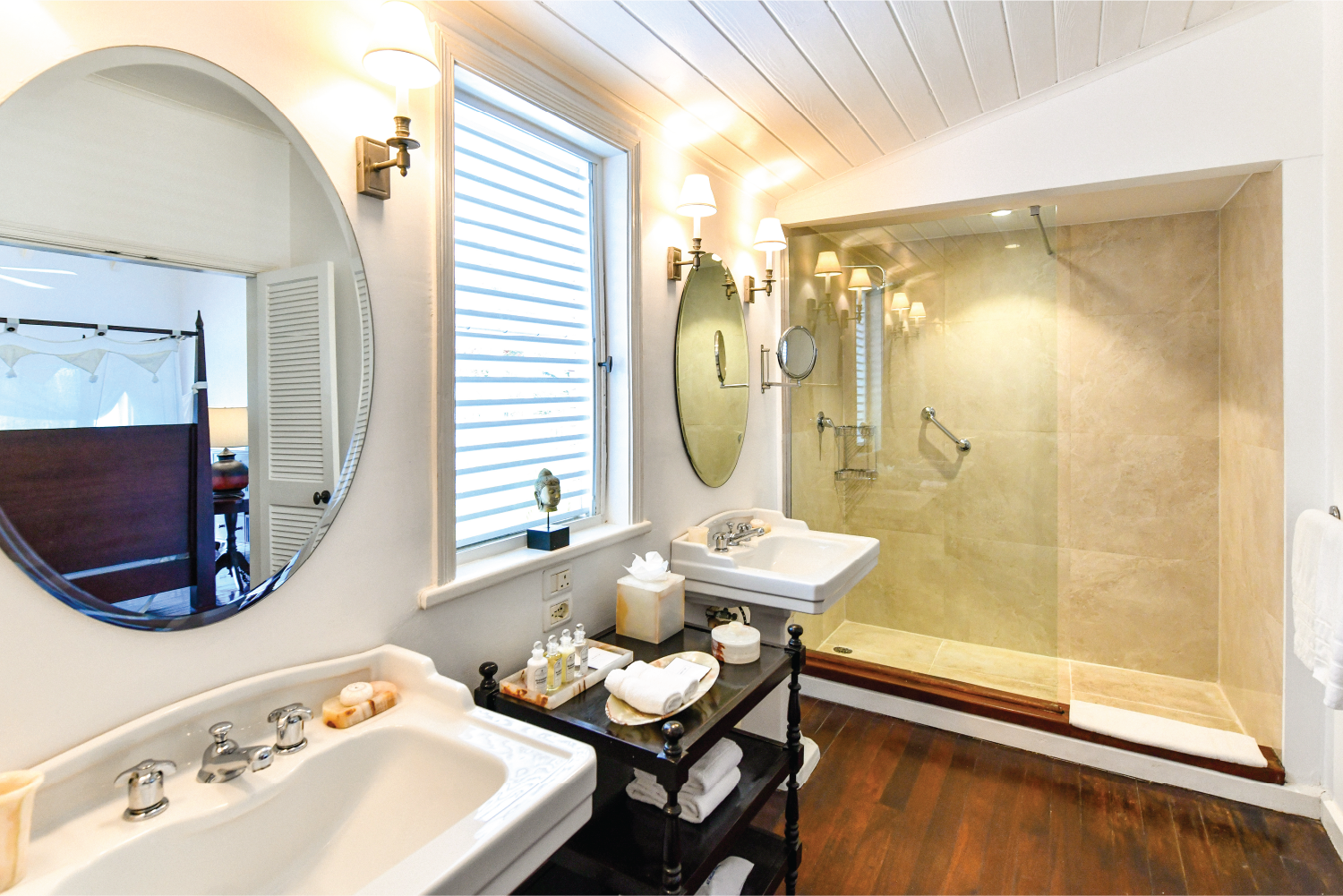 Junior Suite - Bathroom