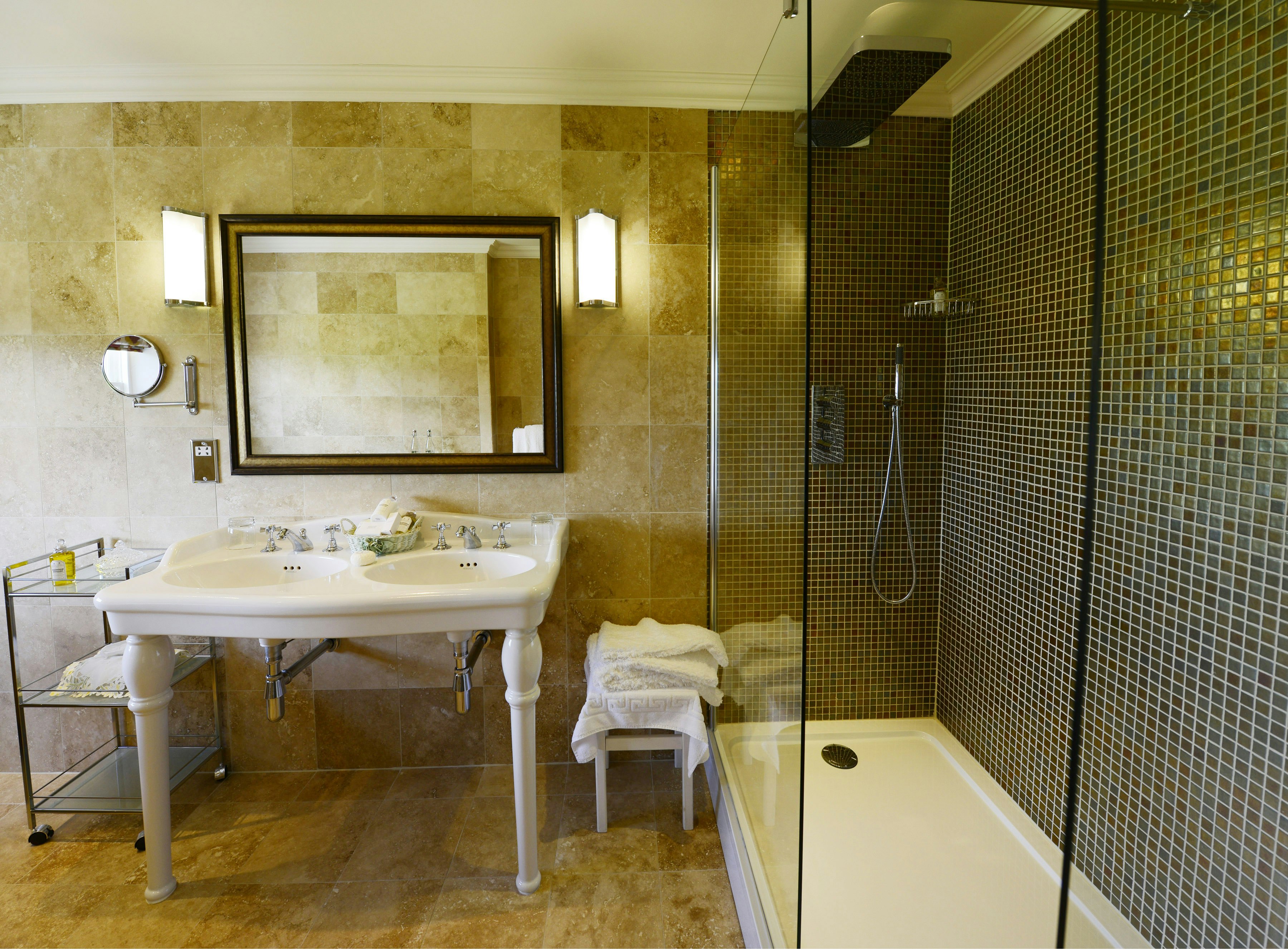 Junior Suite - Bathroom
