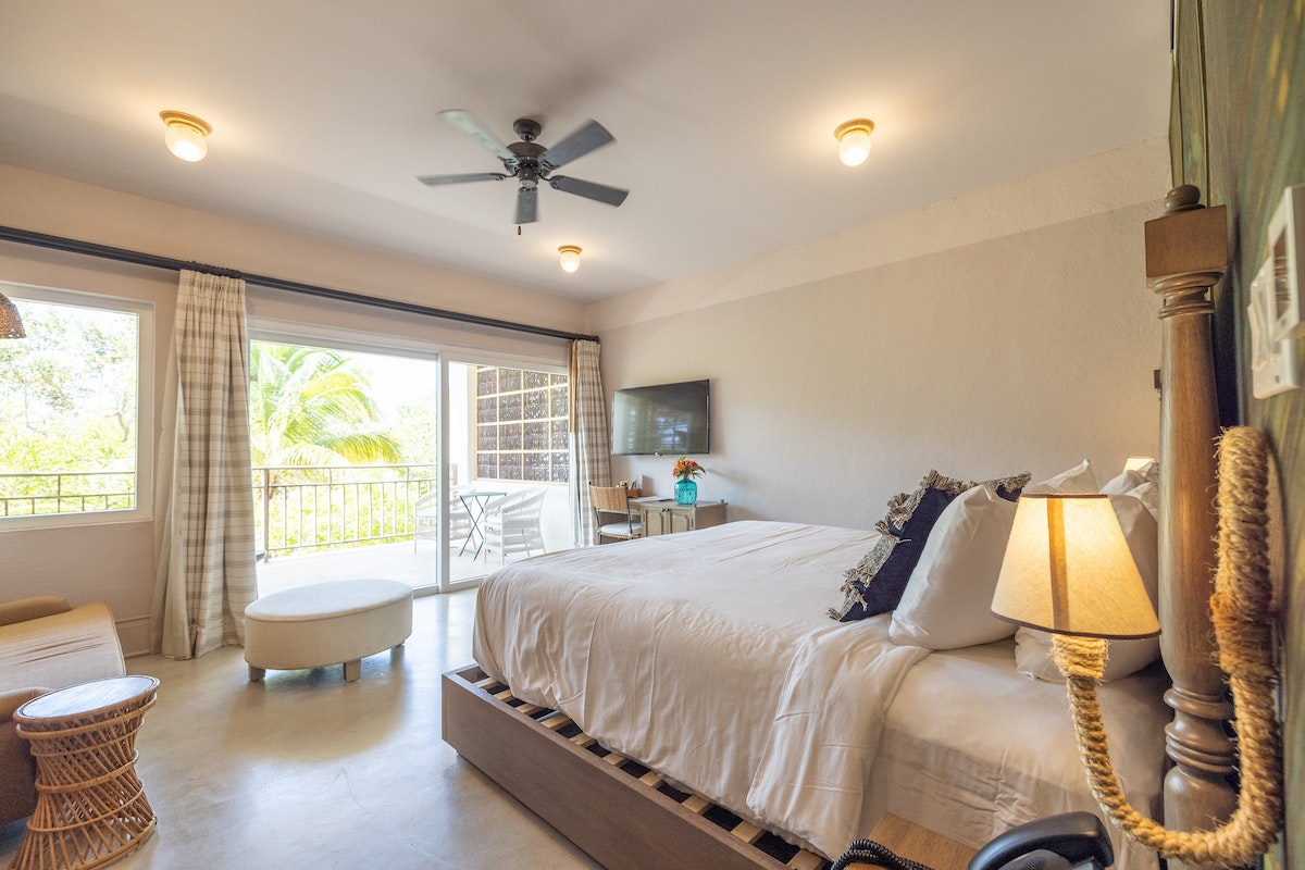 Deluxe Room - Bedroom