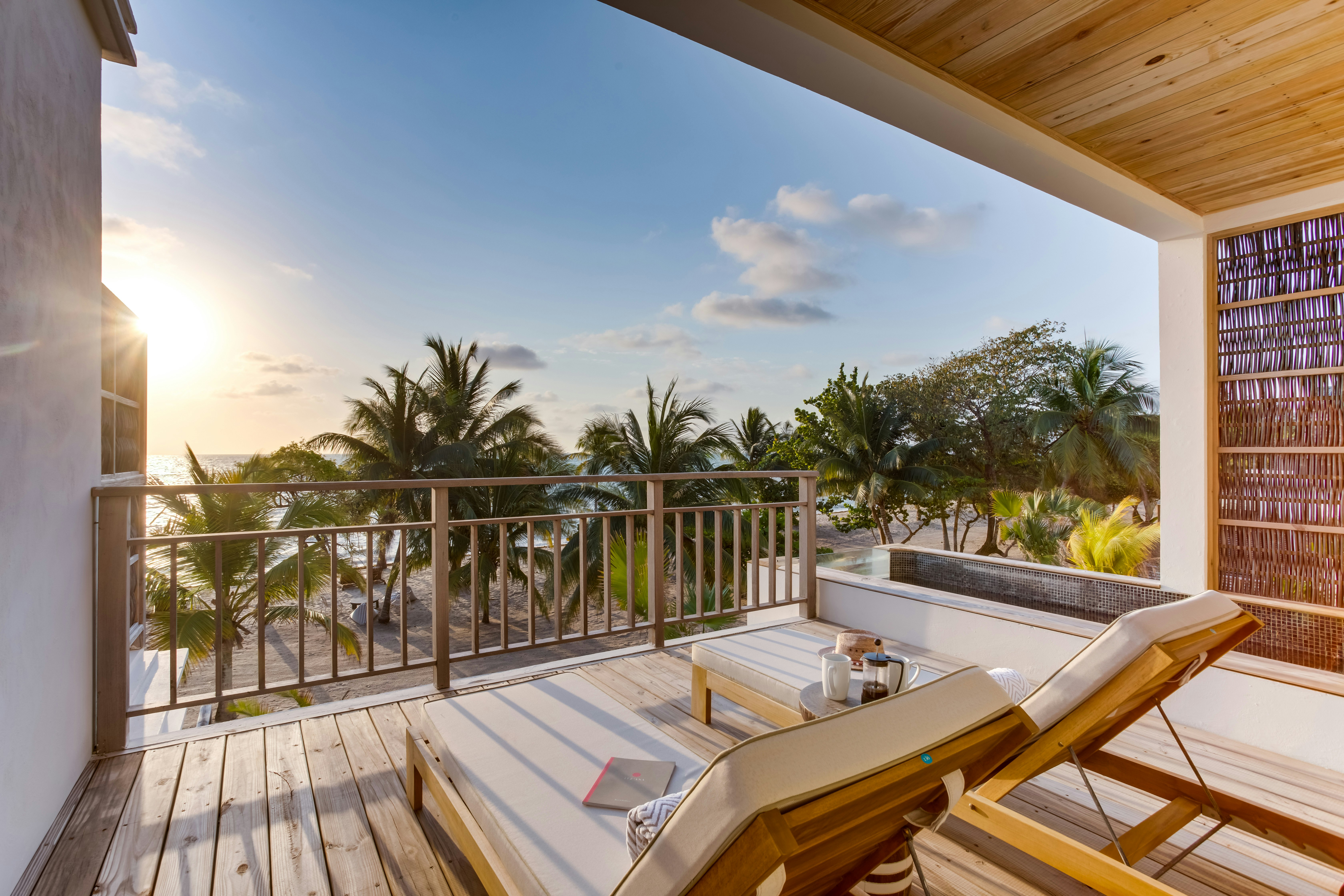 One Bedroom Oceanfront Villa - Sundeck