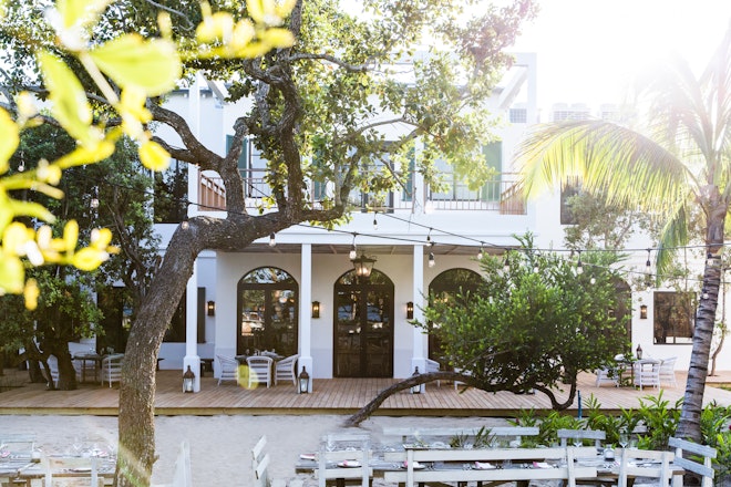 Limilia Outdoor Dining