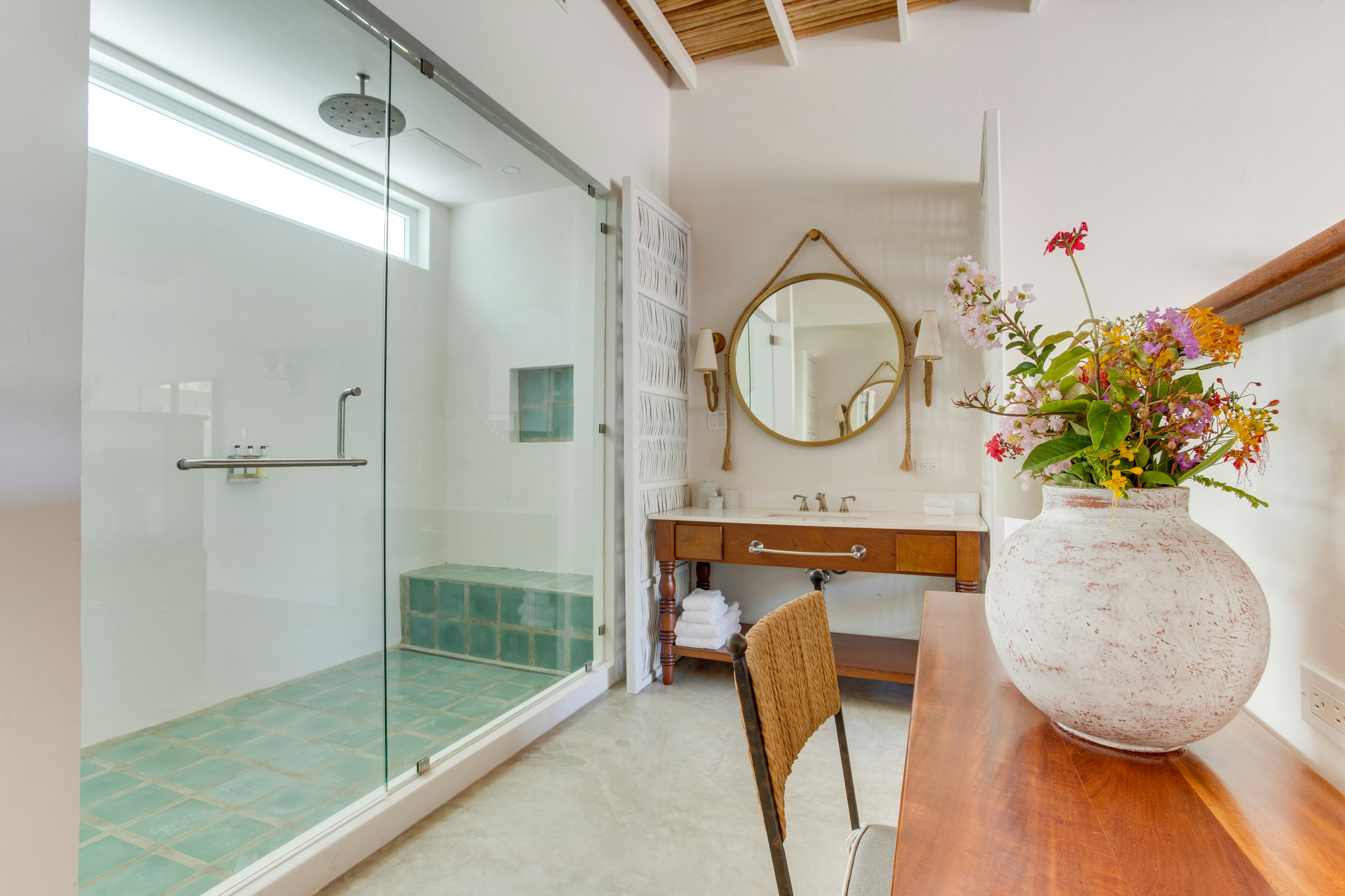 Two Bedroom Beachfront Villa - Bathroom