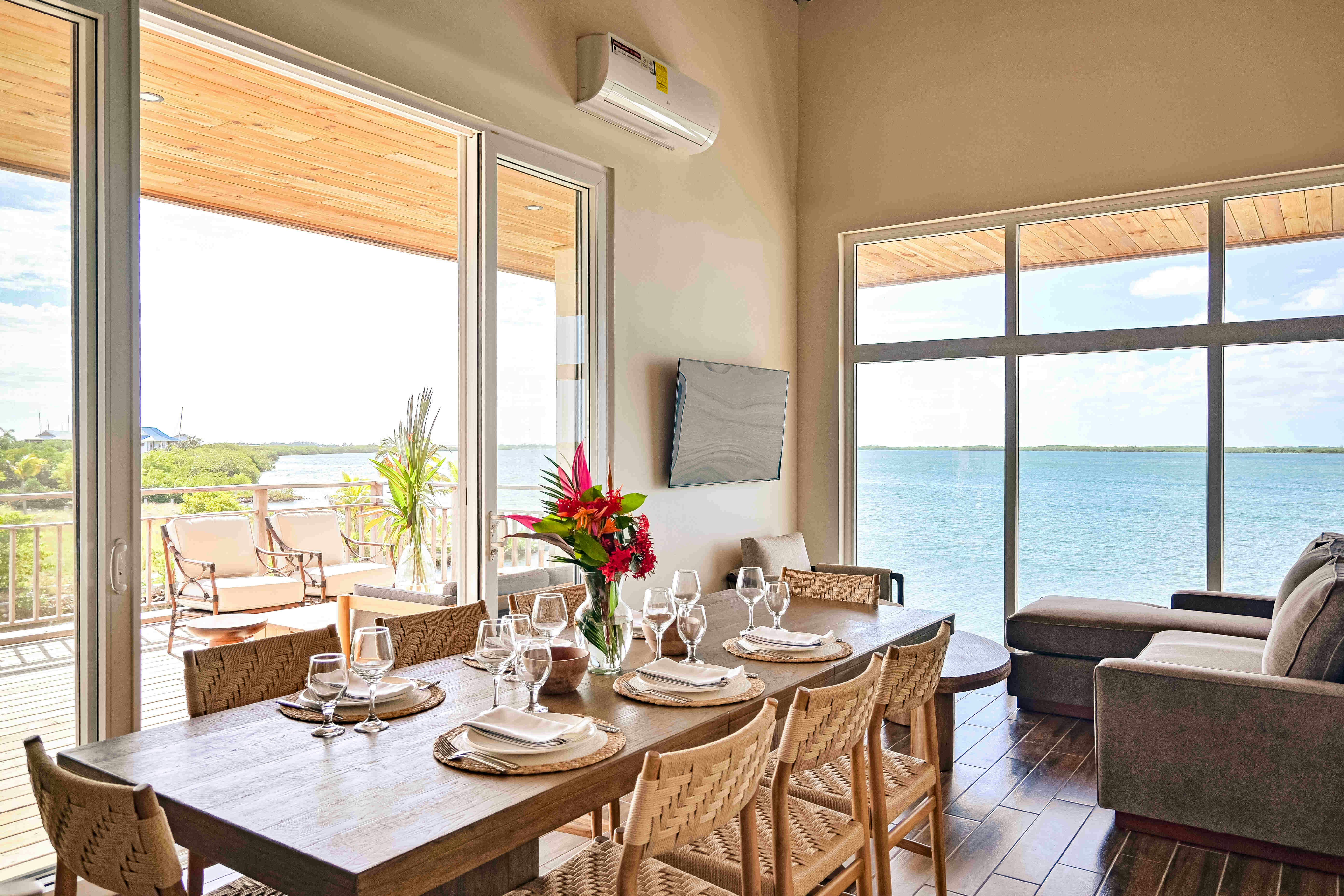 Marina Villa - Dining Area