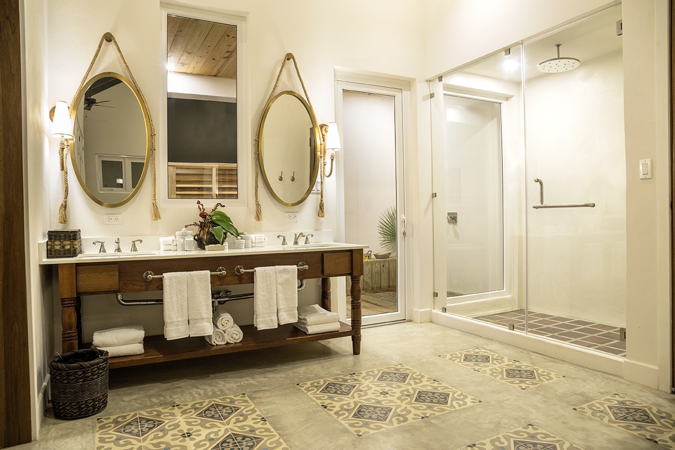 One Bedroom Oceanfront Villa - Bathroom