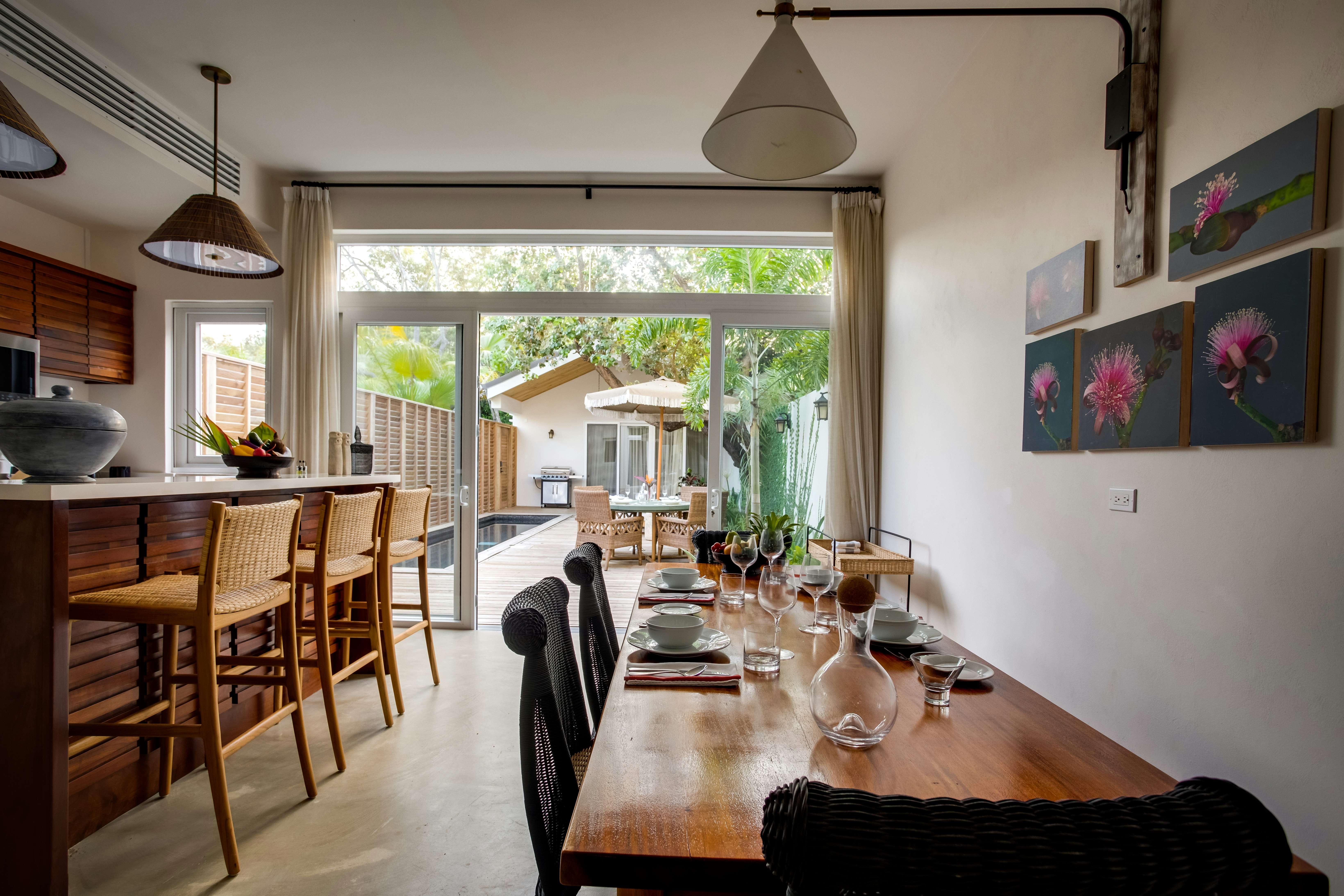 Two Bedroom Beachfront Villa - Dining