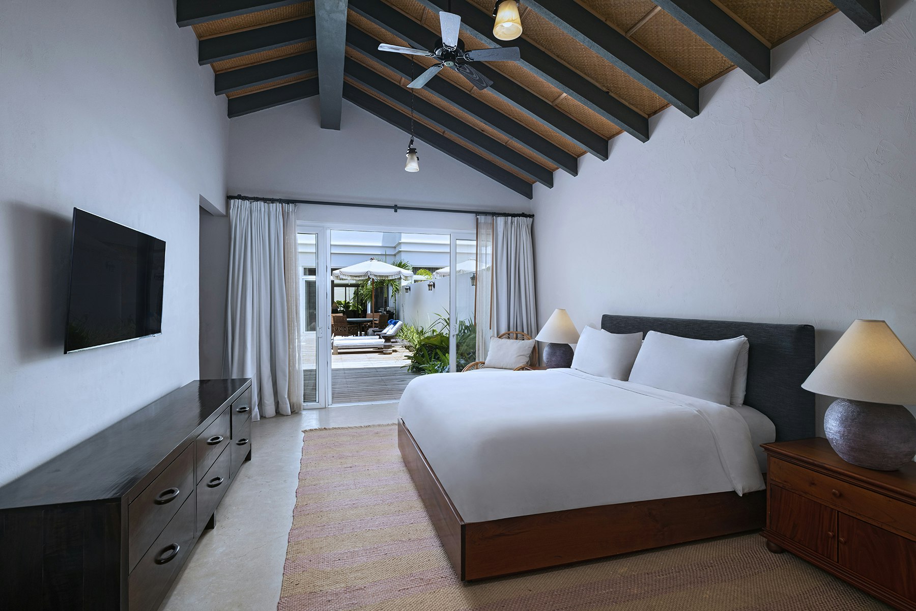 Beachfront Villa - Bedroom