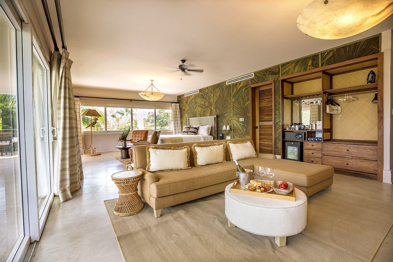 Beach Front Suite - Living Area