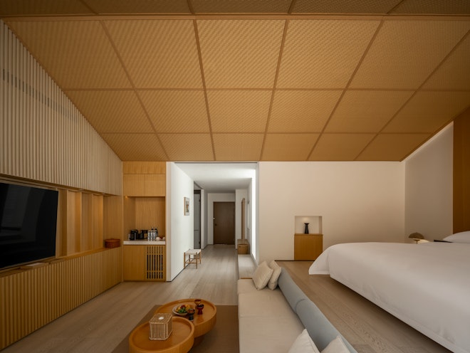 Premium Plunge Suite Bedroom