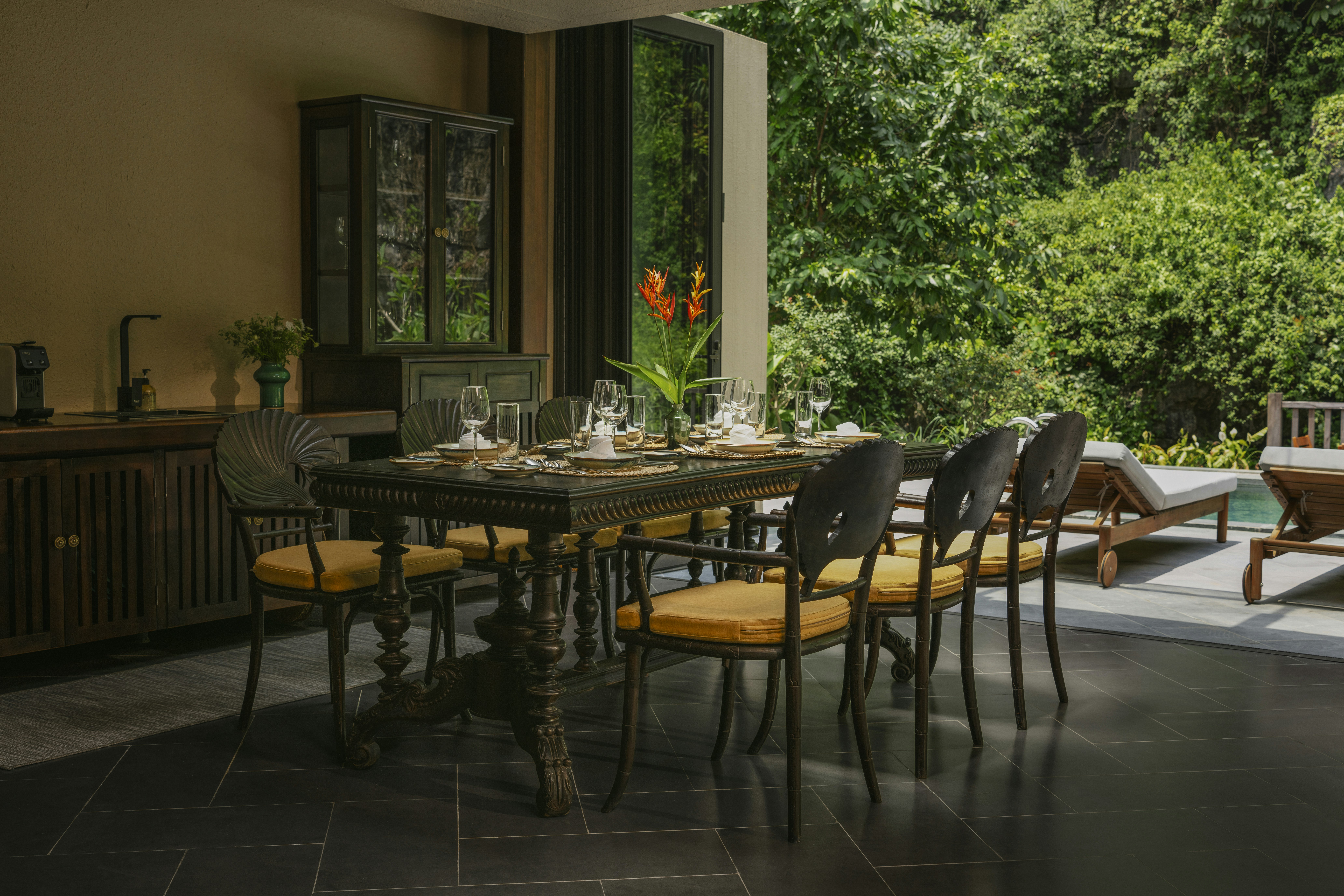 Jiva Hoa Lu House - Dining Area
