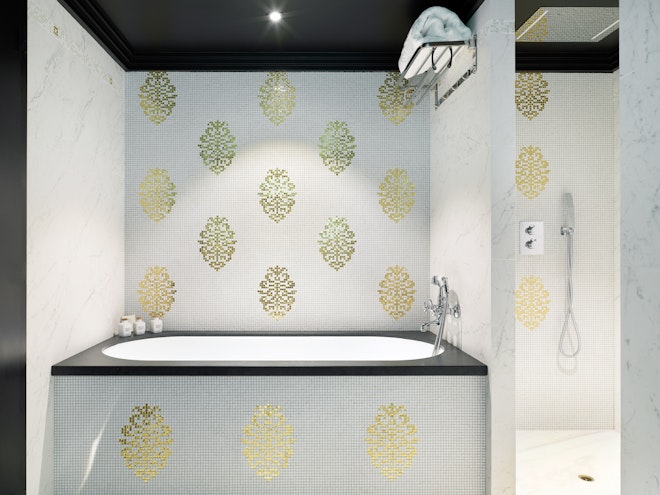 Junior Suite Bathroom